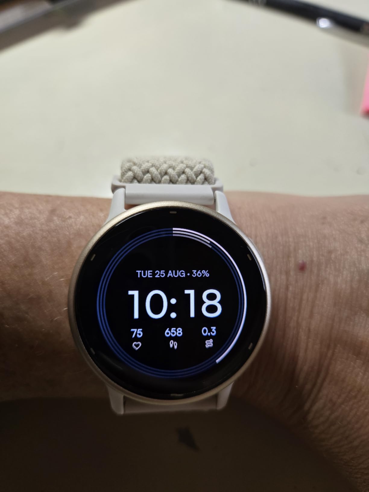 Garmin vívoactive® 5, Health & Fitness GPS Smartwatch, 42mm, Ivory customer photo 1
