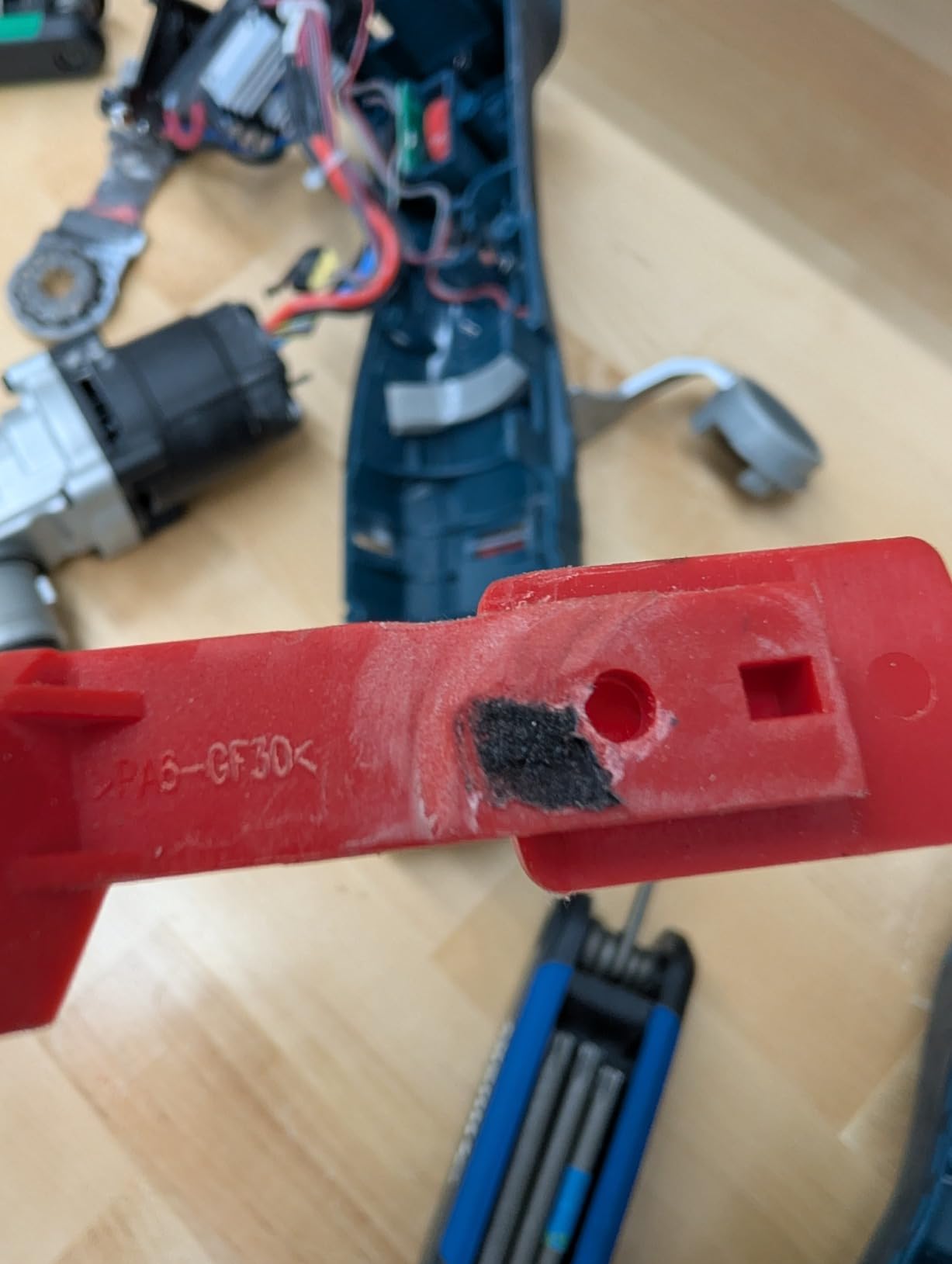 BOSCH GOP18V-34B14 18V Brushless StarlockPlus® Oscillating Multi-Tool Kit with (1) CORE18V® 4 Ah Advanced Power Battery customer photo 2