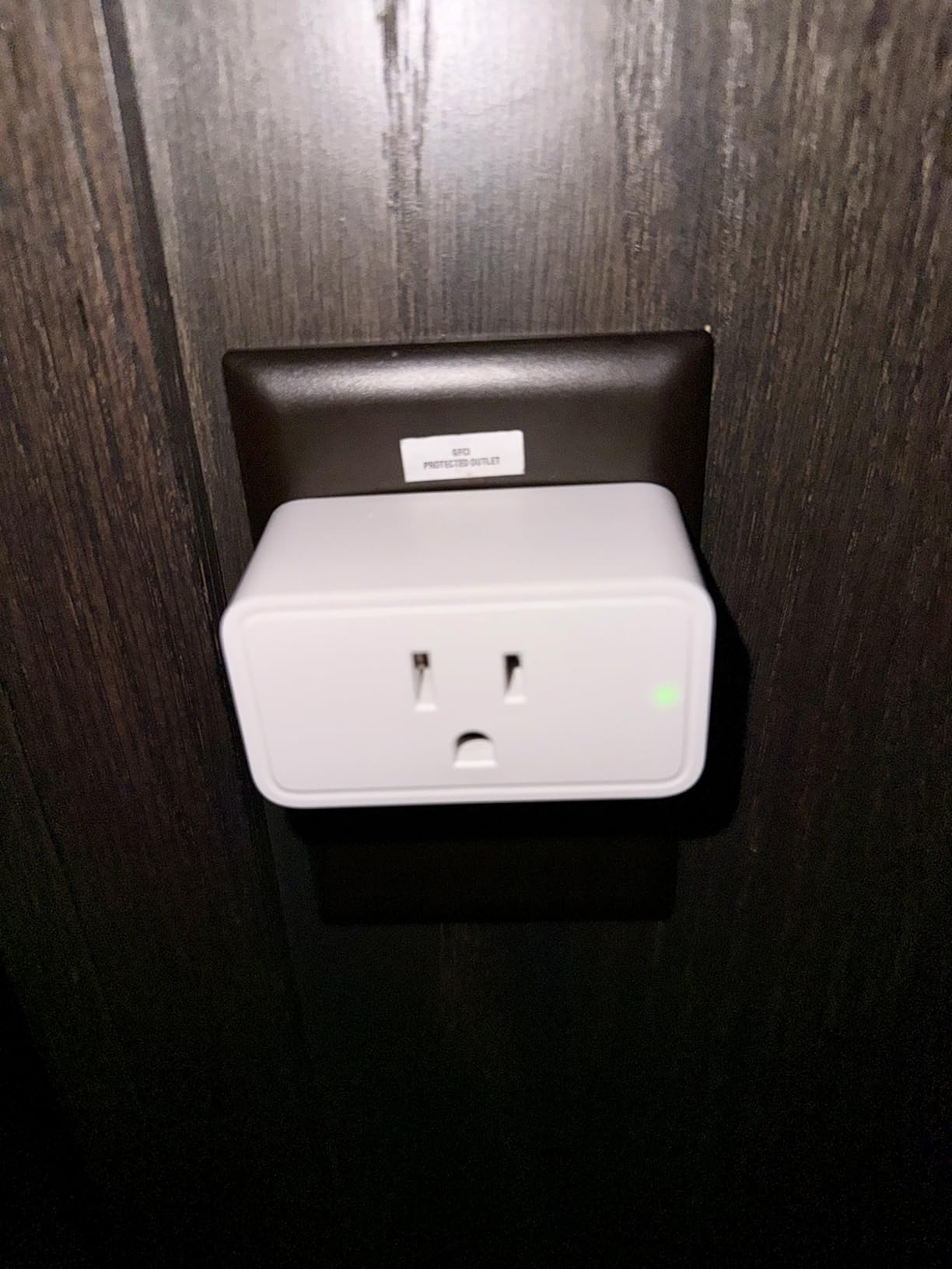 Amazon Basics Smart Plug, Works with Alexa Only, Voice Control, Remote APP Control, Schedule, Compact Design, Versatile, 2.4 GHz Wi-Fi, No Hub Required, 4-Pack, White customer photo 1