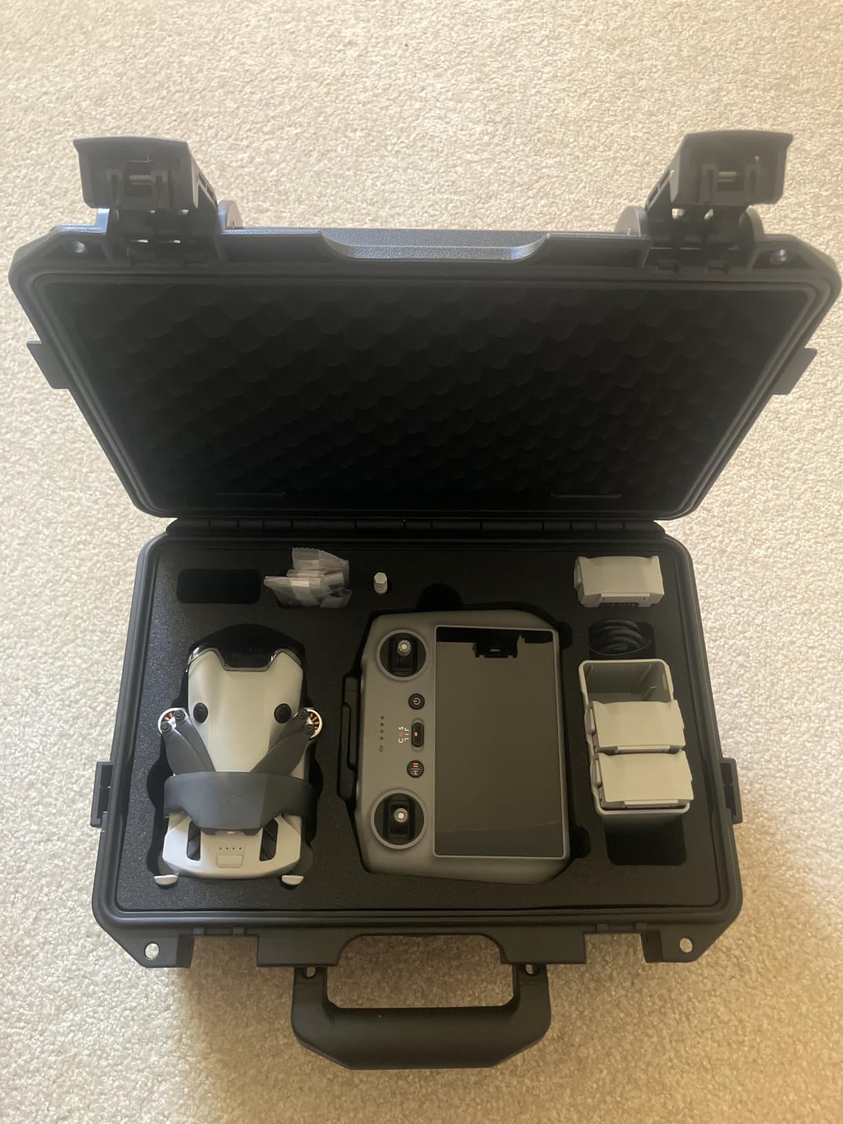 Lykus Titan MM410 Waterproof Hard Case for DJI Mini 4 Pro/Mini 3/Pro and RC2/RC/RC-N2/N1, Support 7 batteries and RC lanyard [CASE ONLY] customer photo 2
