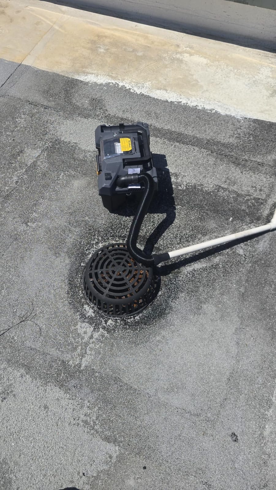 20V Cordless Vacuum Cleaner-Wet/Dry Shop Vac,2.6 Gallon Capacity,Compatible with DeWALT Batteries (Bare Tool - No Battery & No Charger),Ideal for Cleaning Car,Home Spaces,and Workshops RCSV-20 customer photo 1