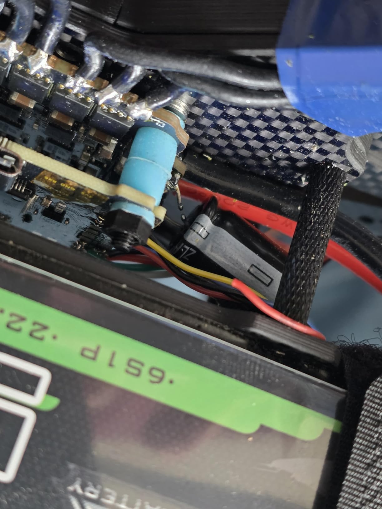SoloGood F722 FPV Flight Controller Stack ICM42688P F722 Flight Controller with 60A 4in1 ESC 30X30mm 2-6S for FPV Freestyle Drones Parts customer photo 1