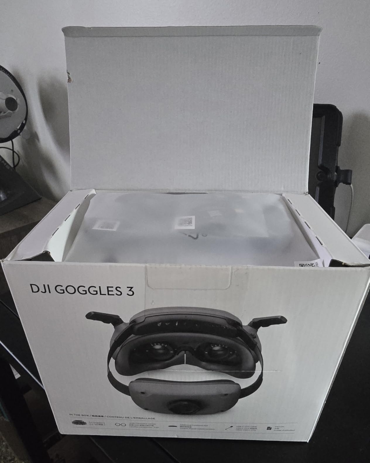DJI Goggles 3, FPV Goggles with Stunning Micro-OLED Screens, Immersive Flight Experience, O4 HD Video Transmission, Adjustable Diopters, Wireless Streaming, Drone Goggles with Real View PiP customer photo 1