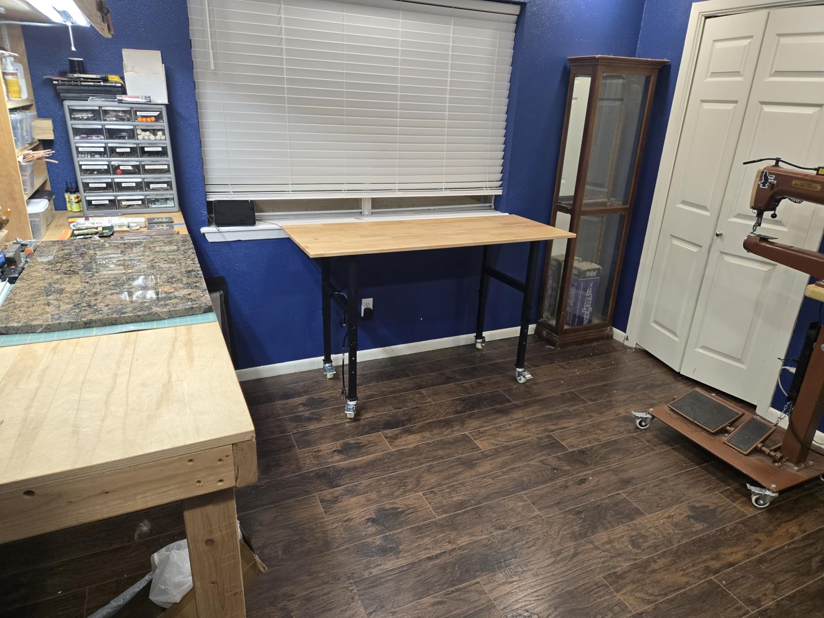 60” Heavy-Duty Solid Wood Work Bench Work Table with Wheels, Adjustable Height Portable Workbench with Power Outlets, 3000 Lbs Capacity Workstation for Garage, Workshop customer photo 2