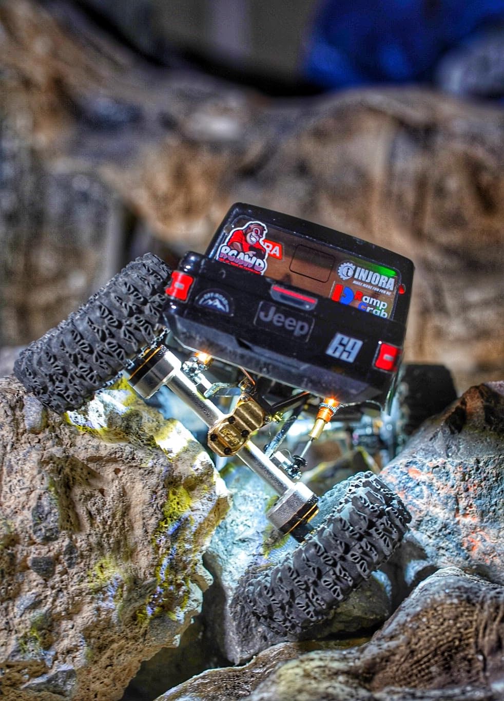 Axial SCX24 Jeep Gladiator RC Truck 4WD Rock Crawler Green AXI00005V2T3 customer photo 1