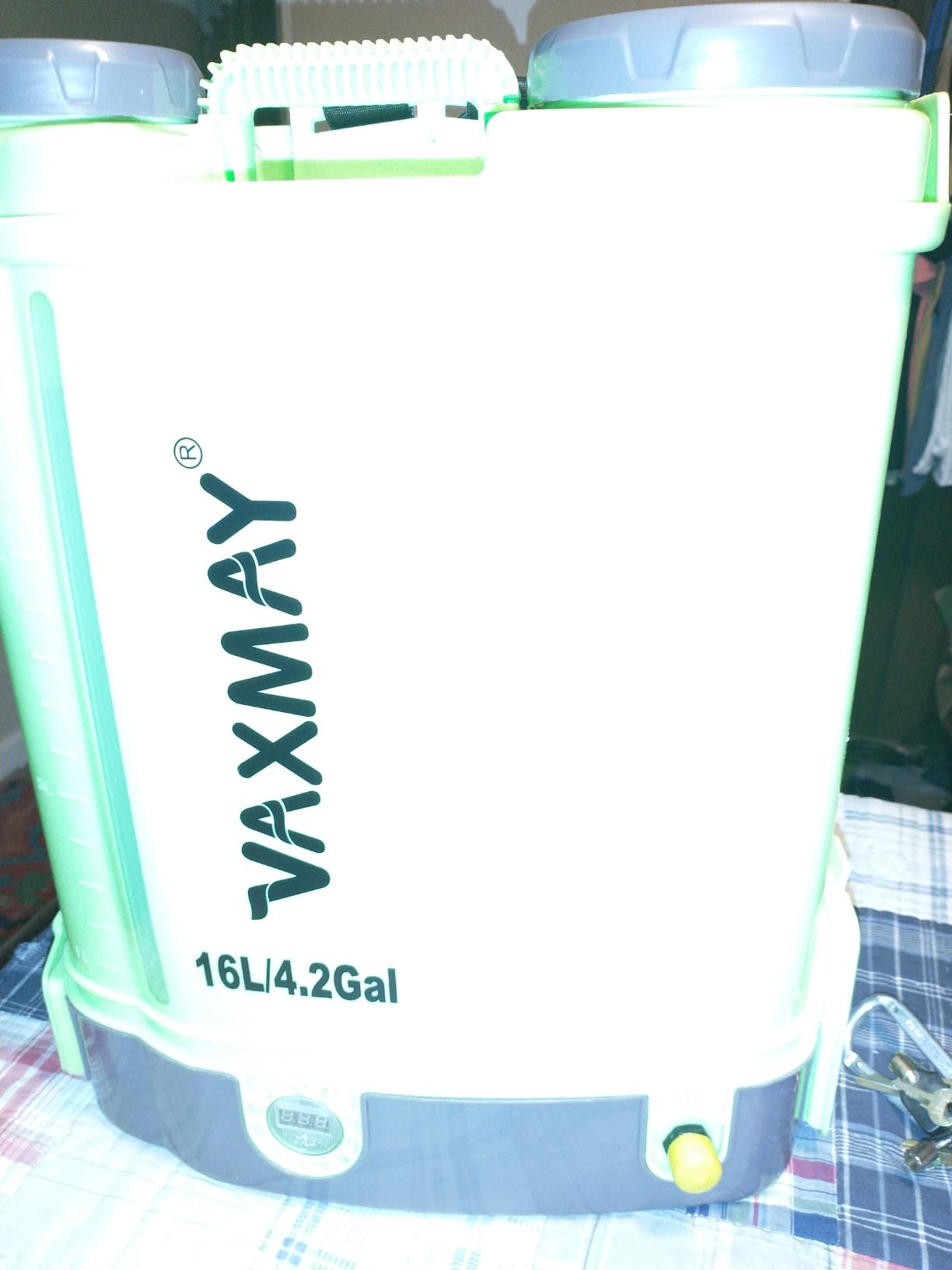 Battery Powered Backpack Sprayer 4 Gallon, VAXMAY 100 PSI Electric Garden Sprayer Works with Makita 18V Battery, Weed Yard Sprayer with Telescopic Wand, 5 Nozzles, 2.6 Ah Battery & Charger Included customer photo 1