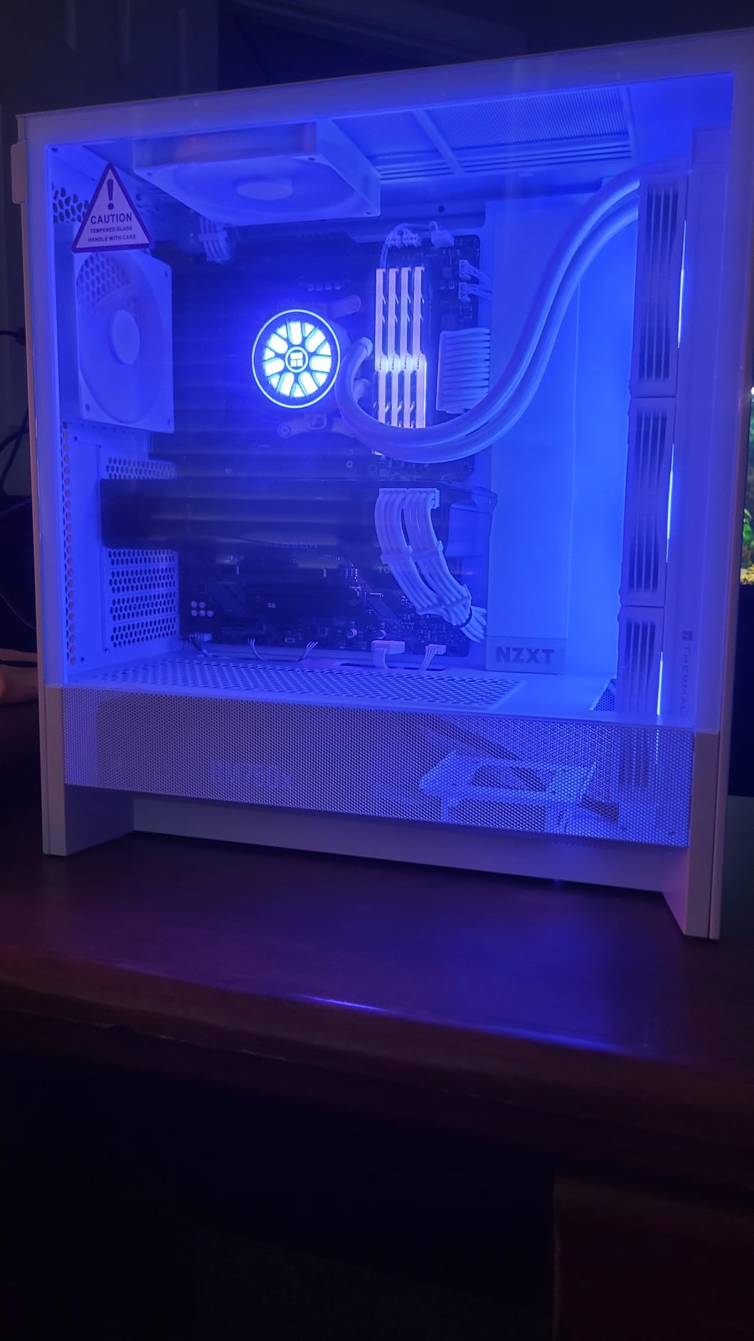 NZXT H5 Flow - Compact ATX Mid-Tower PC Case - Black customer photo 2