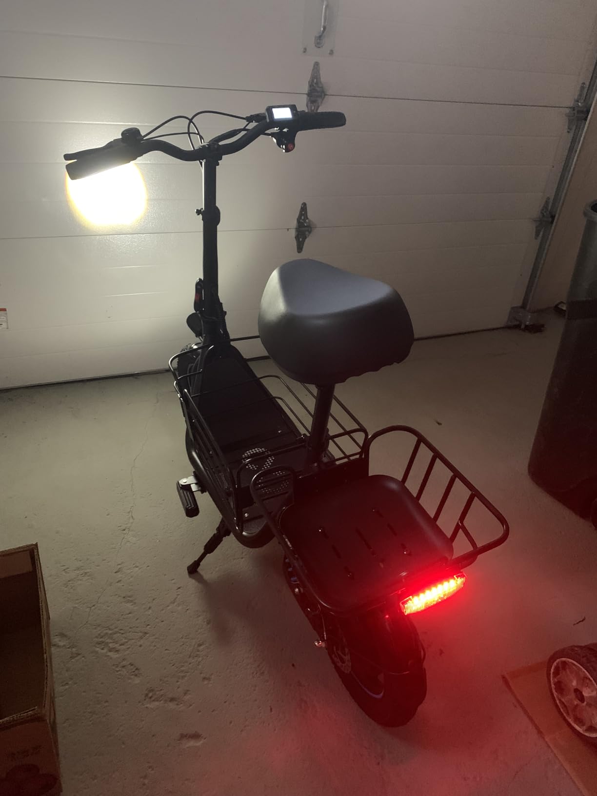 Gyroor Electric Scooter with Seat for Adults 20 Miles Range customer photo 1