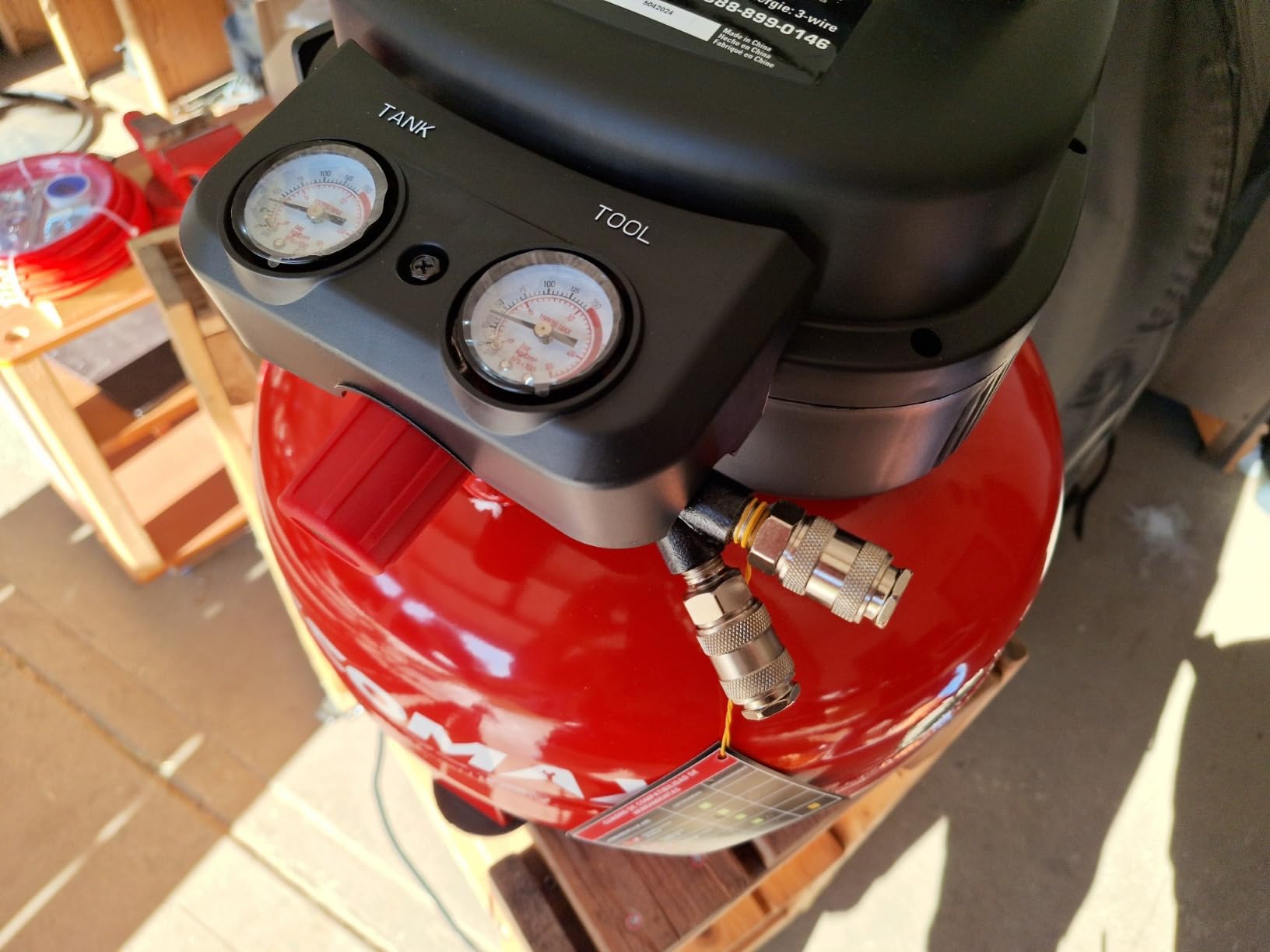 ECOMAX Air Compressor 6 Gallon 150 PSI Pancake Portable Oil-free Tank with 10 PCS Accessories Kit customer photo 2