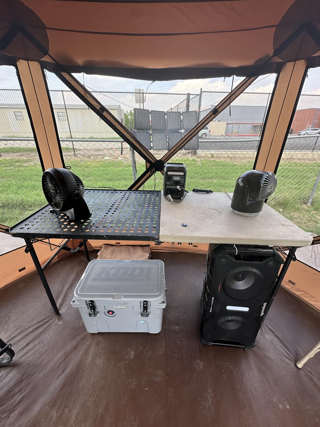 Anker SOLIX C300 Portable Power Station with 60W Solar Panel, 288Wh, 300W customer photo 2