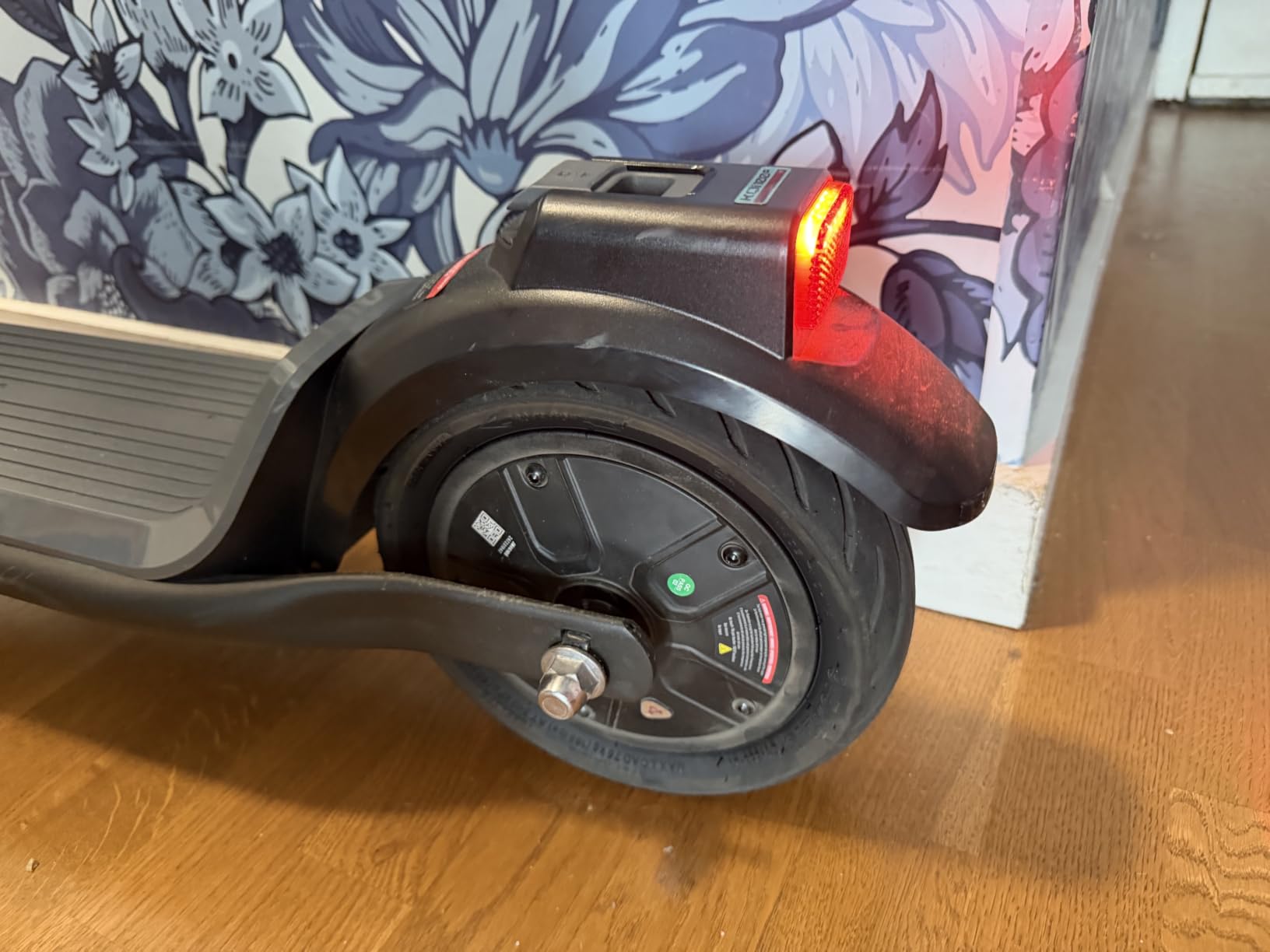 NIU 100P/100F/300P/300X Electric Scooter Adult - E Scooter with Suspension, 600-1000W Peak Power, 18-37.3 Miles Max Range, Top Speed 17.4-23.6MPH, Commuting E-Scooter customer photo 1