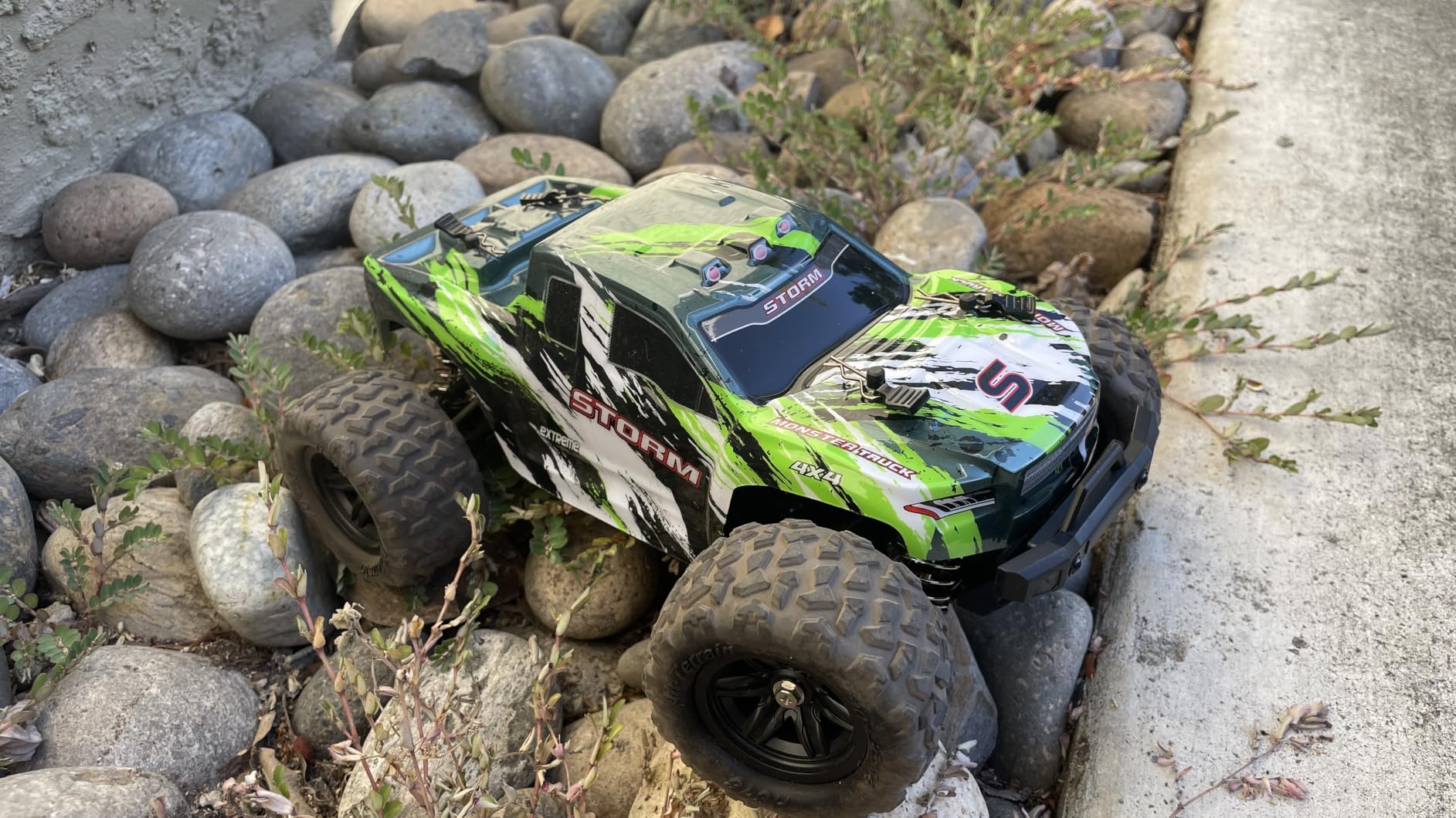 X-TMAGA 1:18 All Terrain RC Car, 4WD Off-Road Remote Control Car (HS18-05) customer photo 2