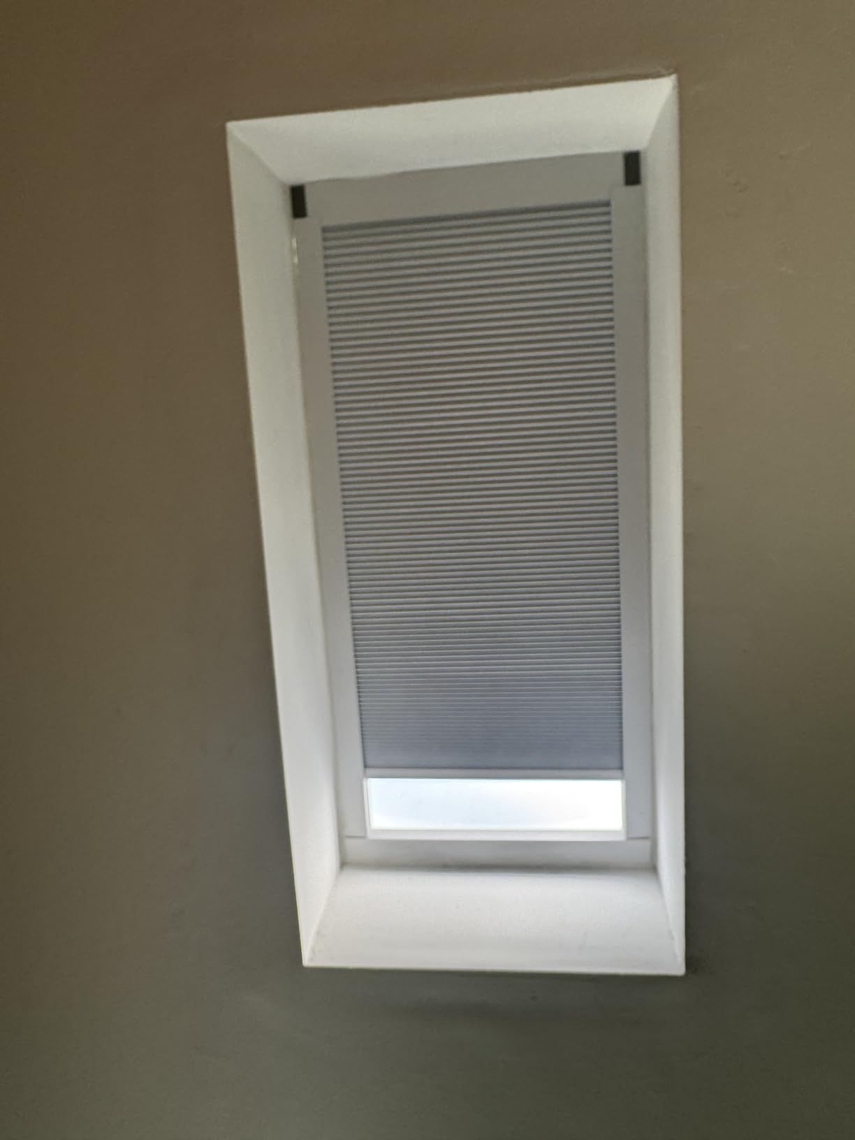 Keego Motorized Cordless Skylight Cellular Shades Blinds Efficient Systems that Integrate Intelligent Control with Modern Design with Remote Controls Custom Size WhiteSmoke Blackout customer photo 2
