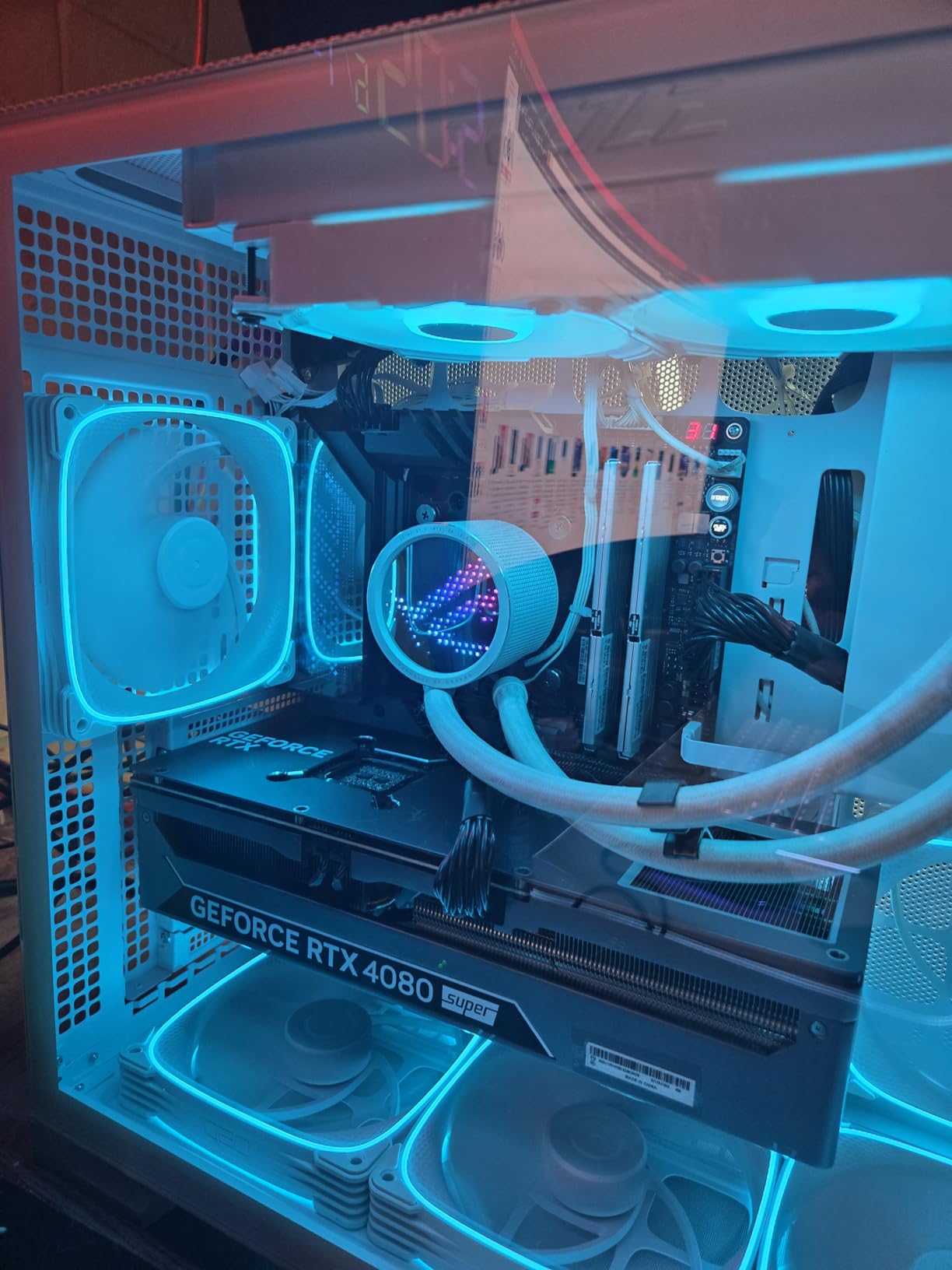 Geometric Future M5 Tempered Glass Mid Tower, E-ATX/ATX Gaming Case, 1.2mm Steel, Type C, Toolless Panels, Support 420/360 Radiator, ARGB PWM 140m Fan x 5 Pre-Installed, Black/Green, GEO-M5F-BNY customer photo 1