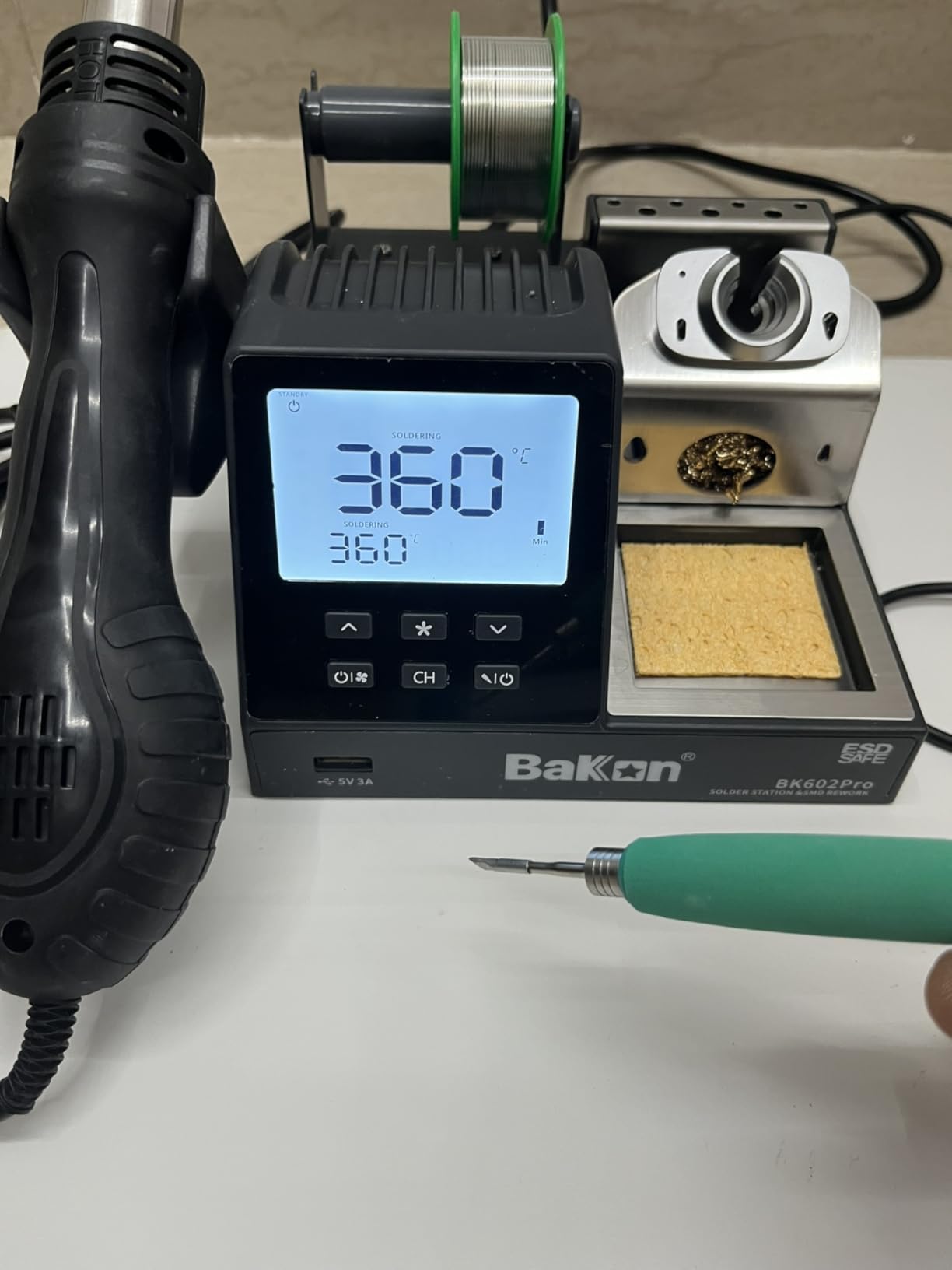 BK882 Soldering Station 2-IN-1 Hot Air Rework Station with Large LCD Display,650W Hign Power Solder Stations, °F /°C Cool/Hot Air Conversion, Digital Temperature Calibration, Auto Sleep customer photo 1