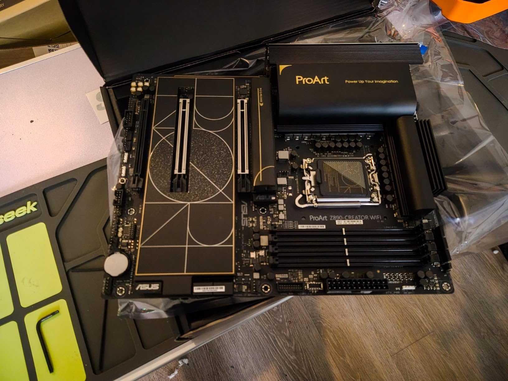 ASUS ProArt Z890-CREATOR WIFI Z890 LGA 1851 ATX Motherboard, Intel® Core™ Ultra Processor Series 2 Ready, 16+2+1+2 stages, PCIe® 5.0, DDR5, Thunderbolt™ 5 Type-C®, 10+2.5 Gb LAN, WiFi 7, 5x M.2, AI OC customer photo 1