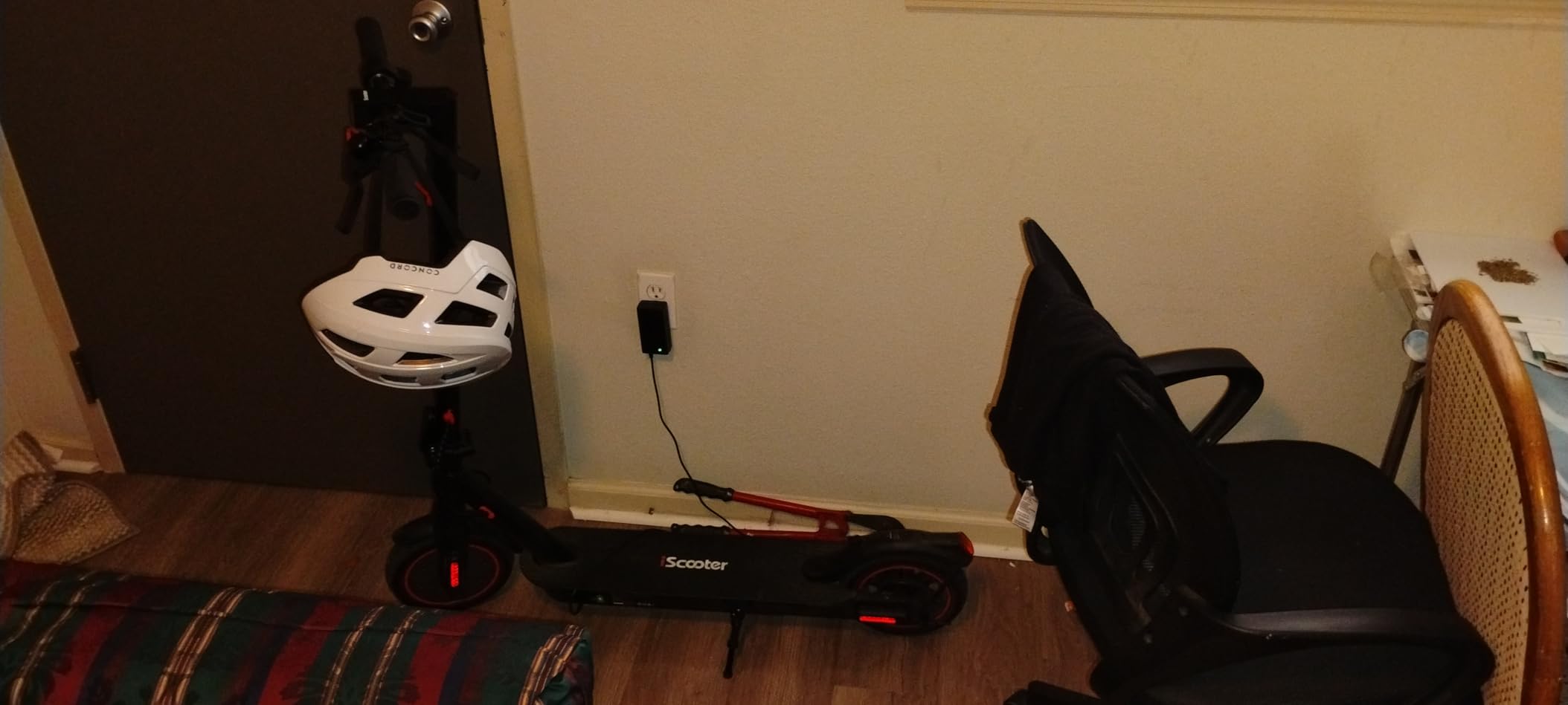 iScooter Electric Scooter for Adults, Foldable E-Scooter for Commuting customer photo 1