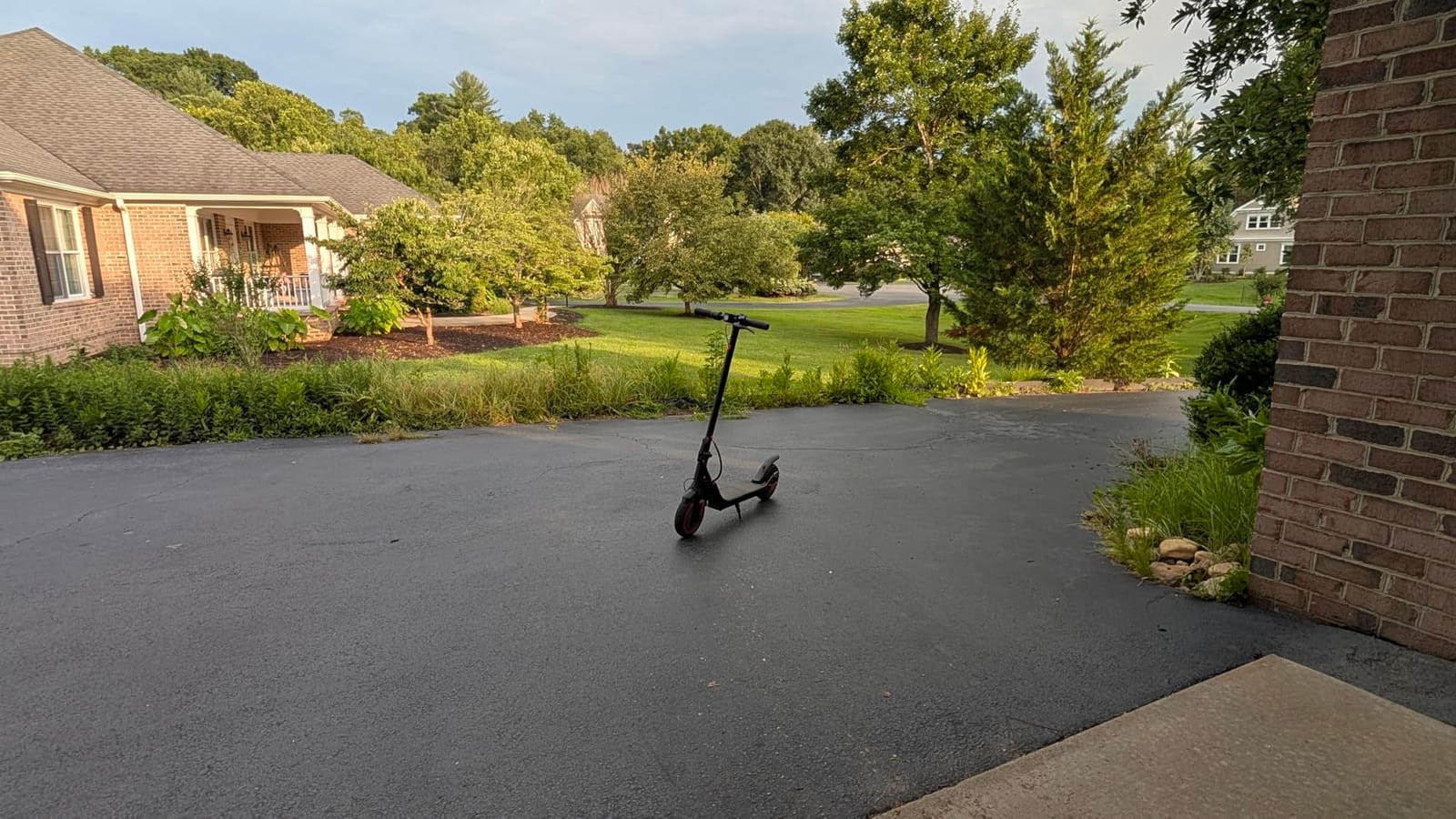 iScooter Electric Scooter for Adults, Foldable E-Scooter for Commuting customer photo 2