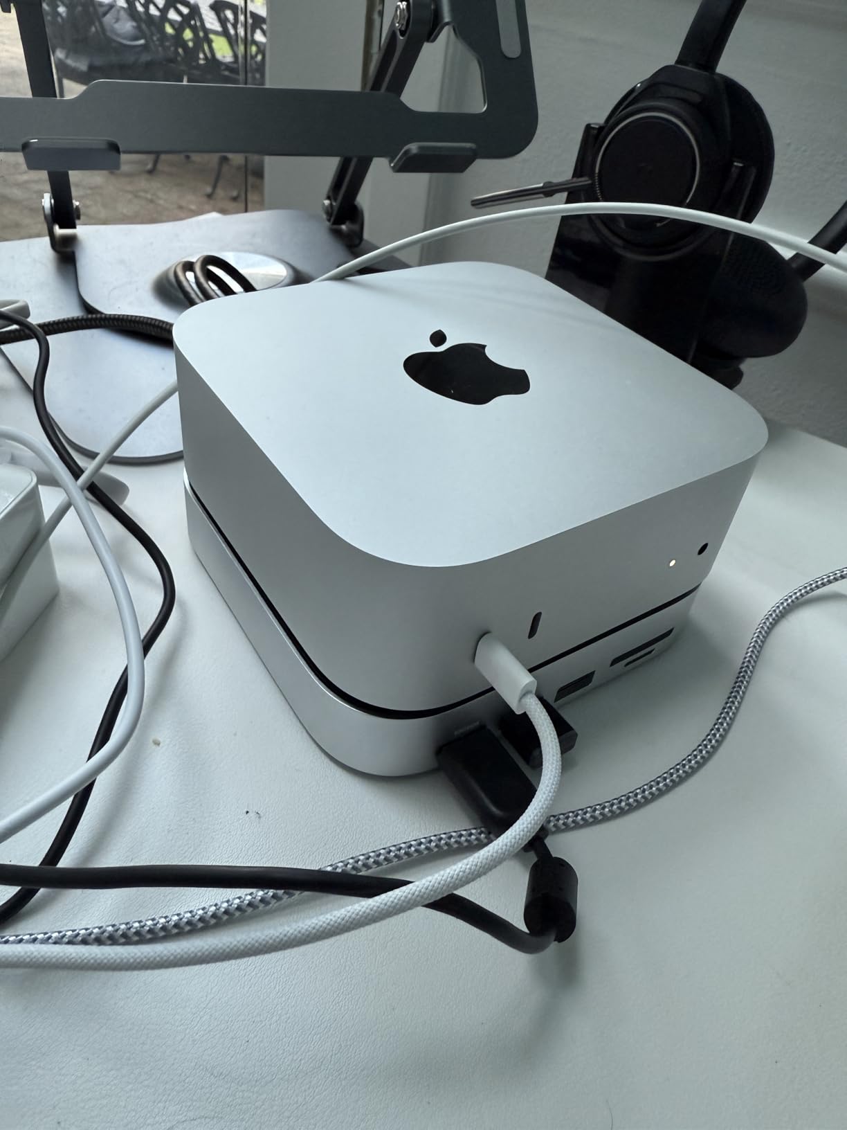 Apple 2024 Mac mini Desktop Computer with M4 chip with 10‑core CPU and 10‑core GPU: Built for Apple Intelligence, 16GB Unified Memory, 512GB SSD Storage, Gigabit Ethernet. Works with iPhone/iPad customer photo 2