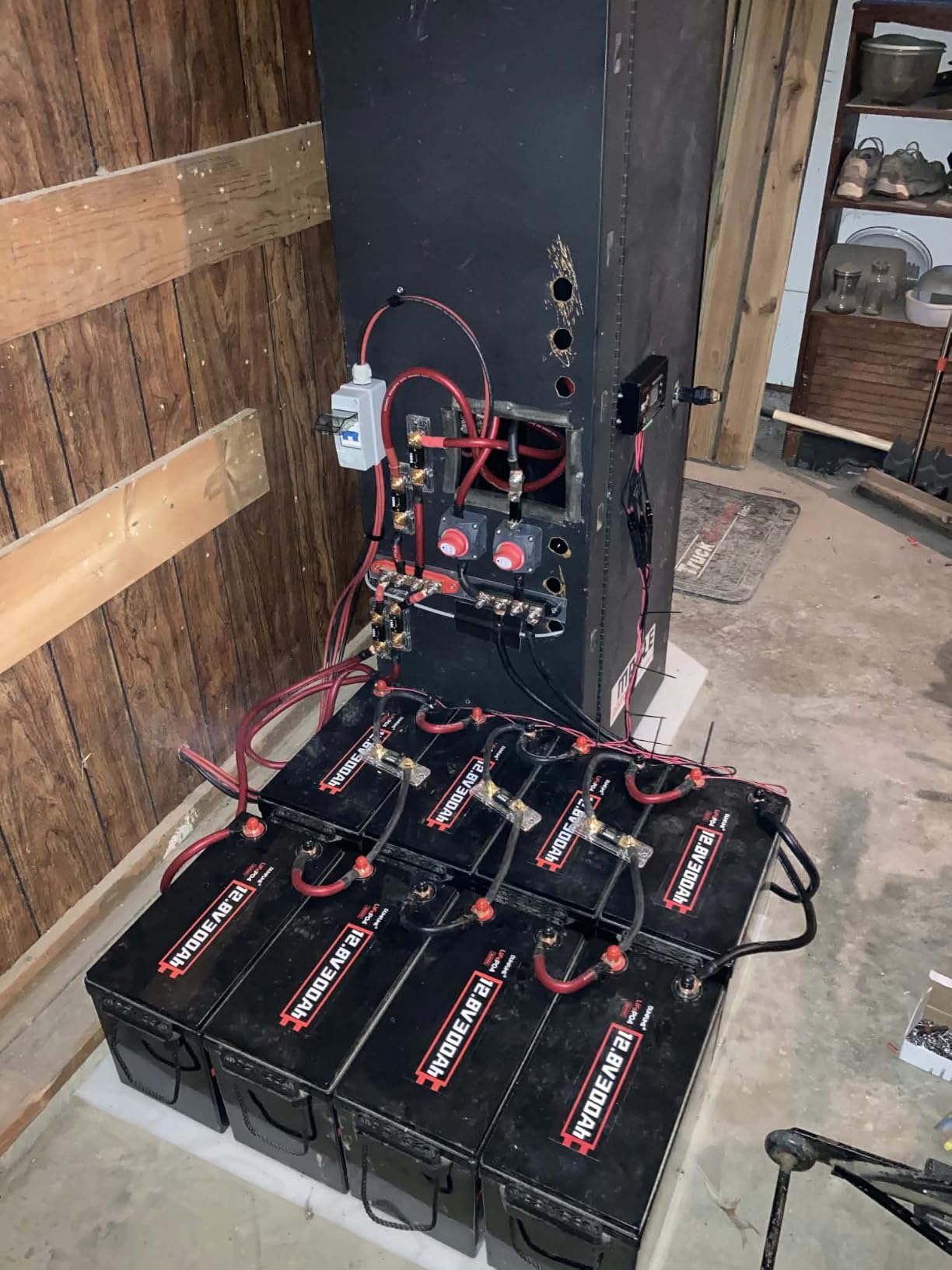 12V 200Ah LiFePO4 Lithium Battery 200A BMS 2560Wh IP65 customer photo 1
