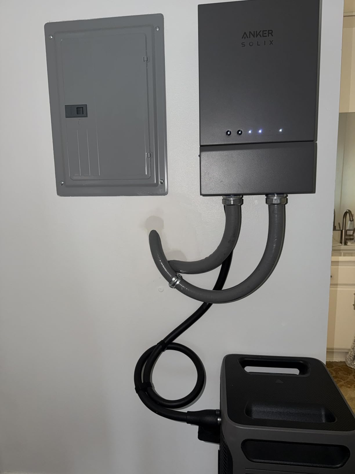 Anker SOLIX F3800 Portable Power Station and Home Power Panel, 3,840Wh customer photo 2