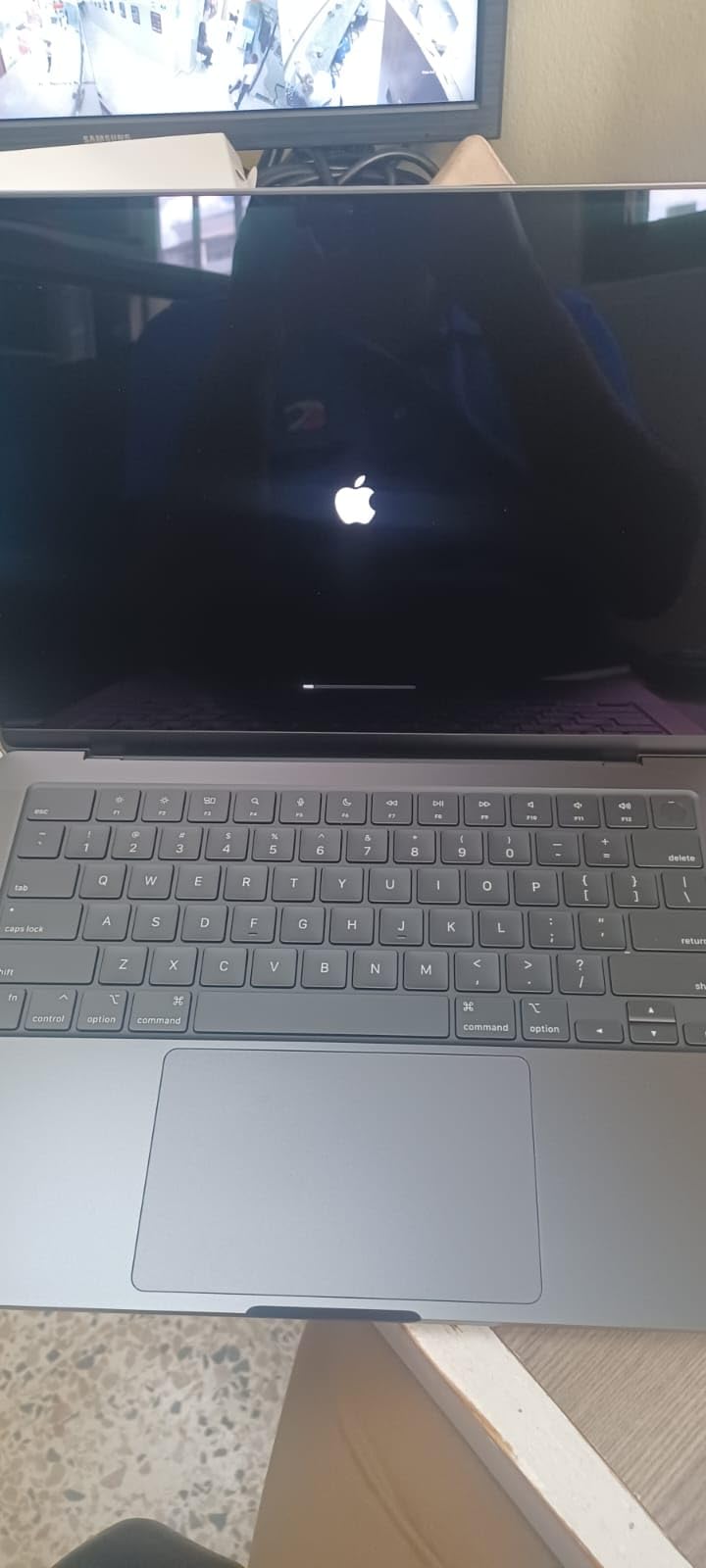 Apple 2024 MacBook Pro Laptop with M4 chip with 10‑core CPU and 10‑core GPU: Built for Apple Intelligence, 14.2-inch Liquid Retina XDR Display, 24GB Unified Memory, 1TB SSD Storage; Space Black customer photo 1