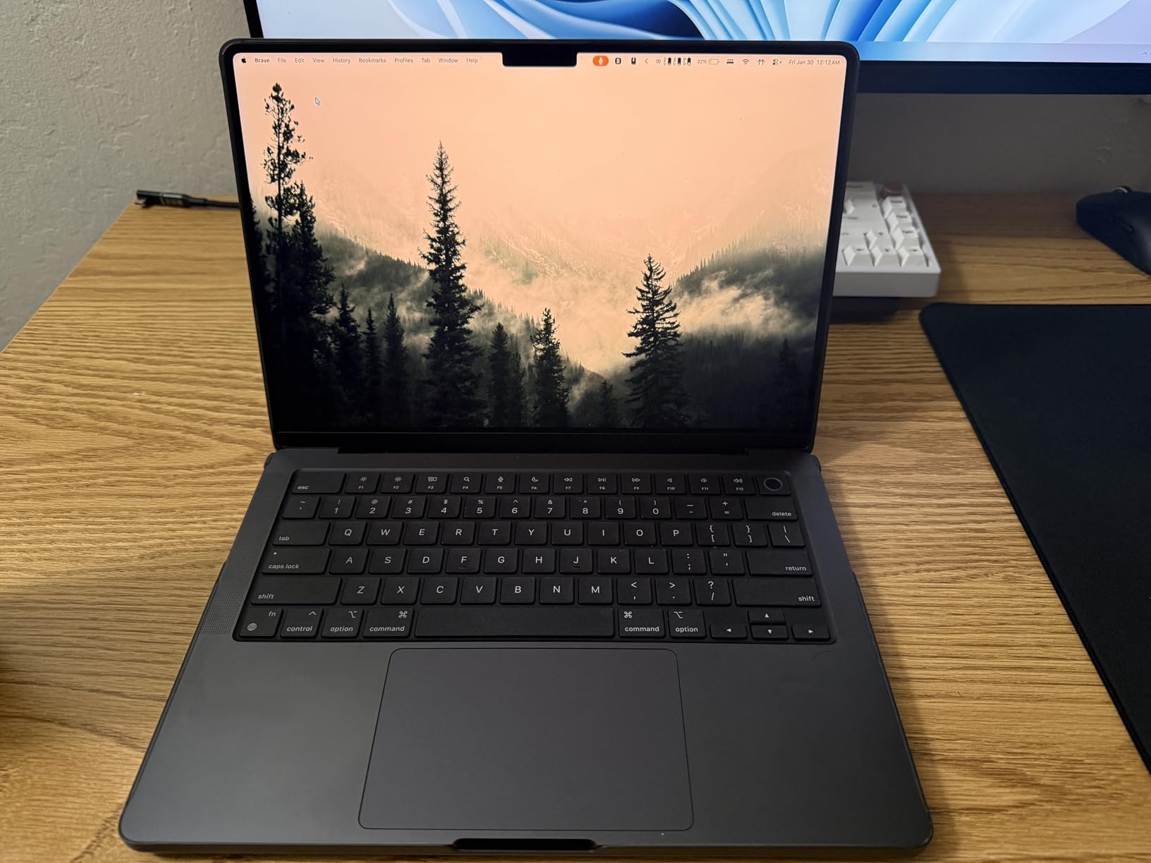 Apple 2024 MacBook Pro Laptop with M4 chip with 10‑core CPU and 10‑core GPU: Built for Apple Intelligence, 14.2-inch Liquid Retina XDR Display, 24GB Unified Memory, 1TB SSD Storage; Space Black customer photo 2