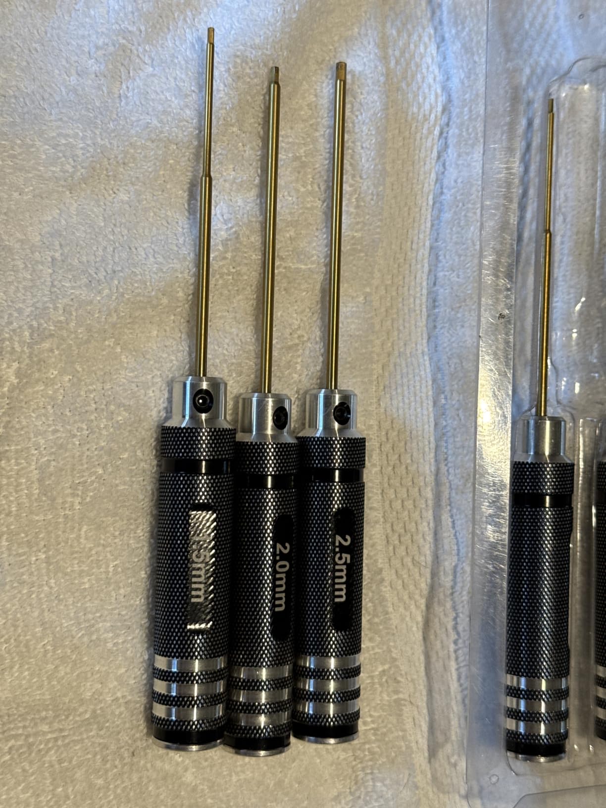 Hex Driver Set Hex Allen Screwdriver Kit 0.9mm 1.27mm 1.3mm 1.5mm 2.0mm 2.5mm 3.0mm Allen Wrench Set Titanium Hexagon Screwdriver RC Tools Kit for RC Car Drone Multi-Axis Helicopter Models(7pcs) customer photo 1