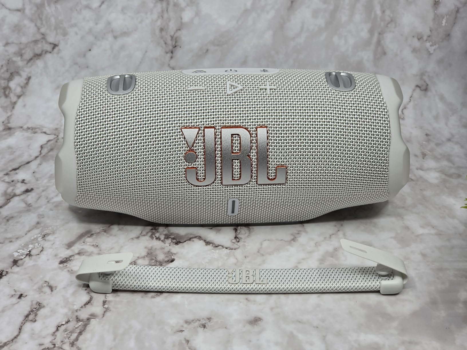 JBL Charge 6 Portable Bluetooth Speaker, Waterproof, Drop-Proof - Blue customer photo 1