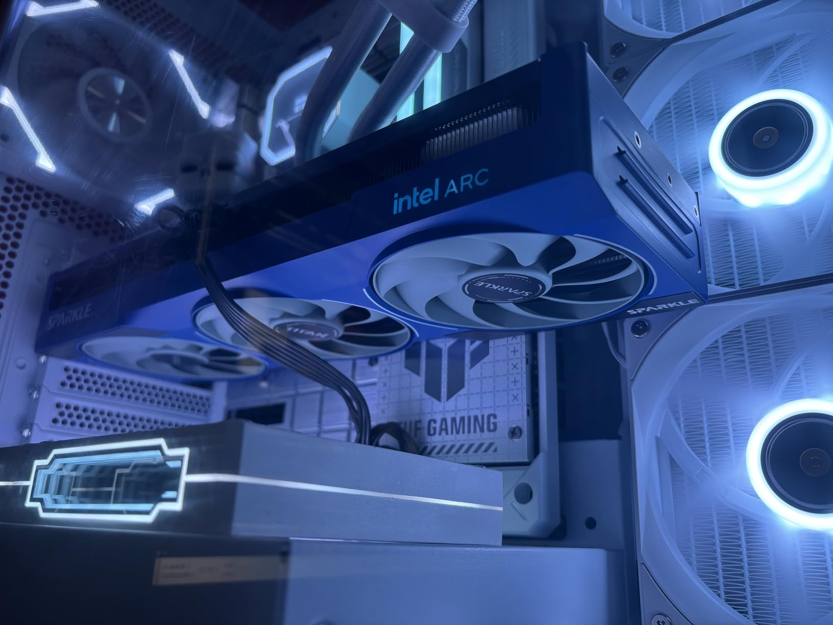 Sparkle Intel Arc B580 Titan OC, 12GB GDDR6, Torn Cooling 2.0, Axial Fan, Breathing Light, Metal Backplate, SB580T-12GOC customer photo 2