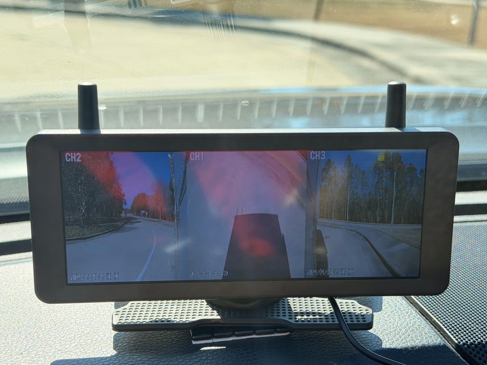 AUTO-VOX RV Backup Camera Wireless Plug and Play Compatible with Most RV customer photo 1
