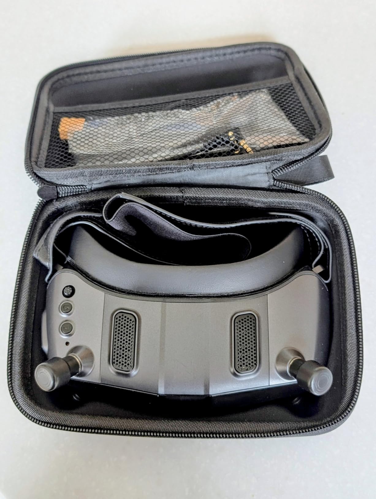 CADDXFPV Walksnail Avatar HD FPV Goggles X - 1080P/100FPS, 50° FOV, OLED customer photo 1