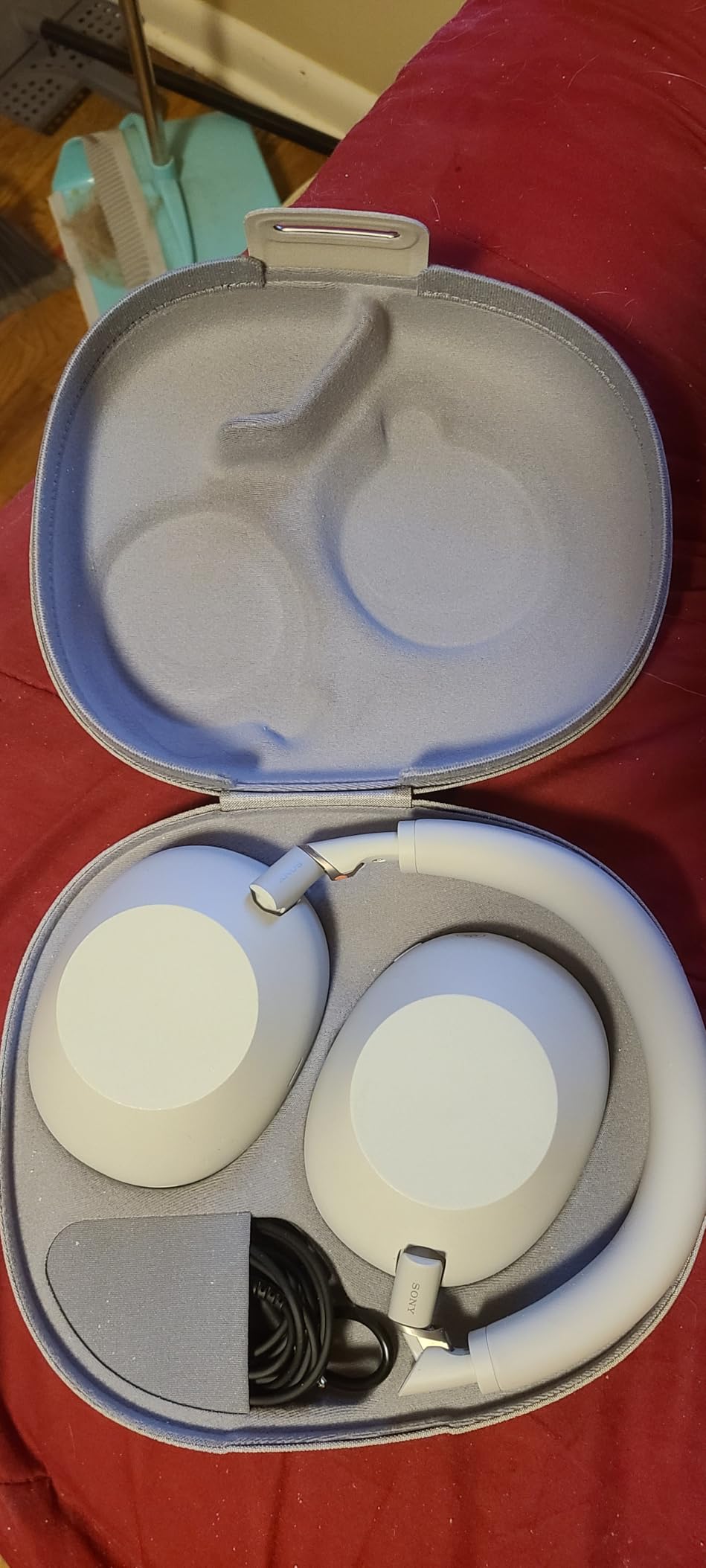 Sony WH-1000XM6 The Best Noise Cancelling Wireless Headphones, Silver customer photo 2