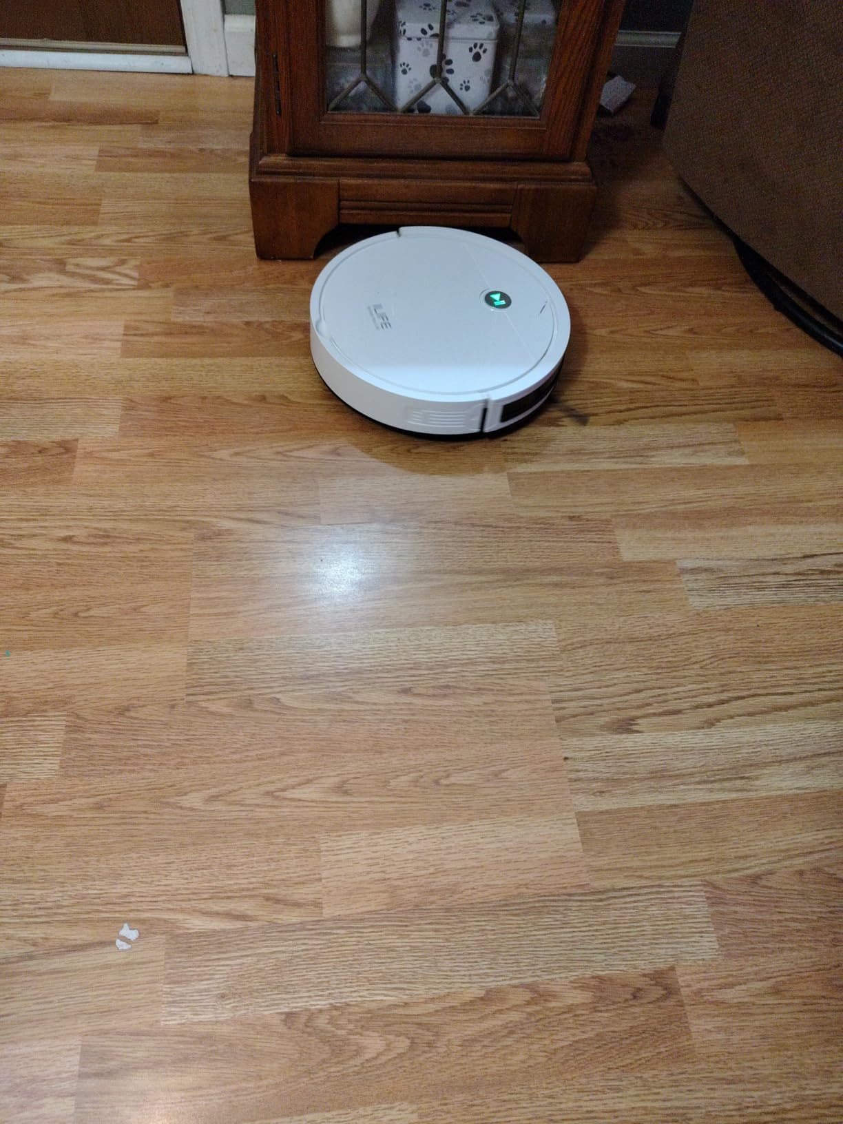ILIFE V2 Robot Vacuum Cleaner, Tangle-Free Suction, White customer photo 1