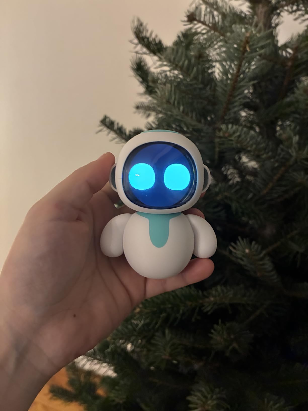 Eiliko – Your Tiny Companion Robot | AI Conversations, Expressive Faces & Living Personalities | Wearable Character Charm from the Eiliko Universe for Couples & Friends customer photo 2
