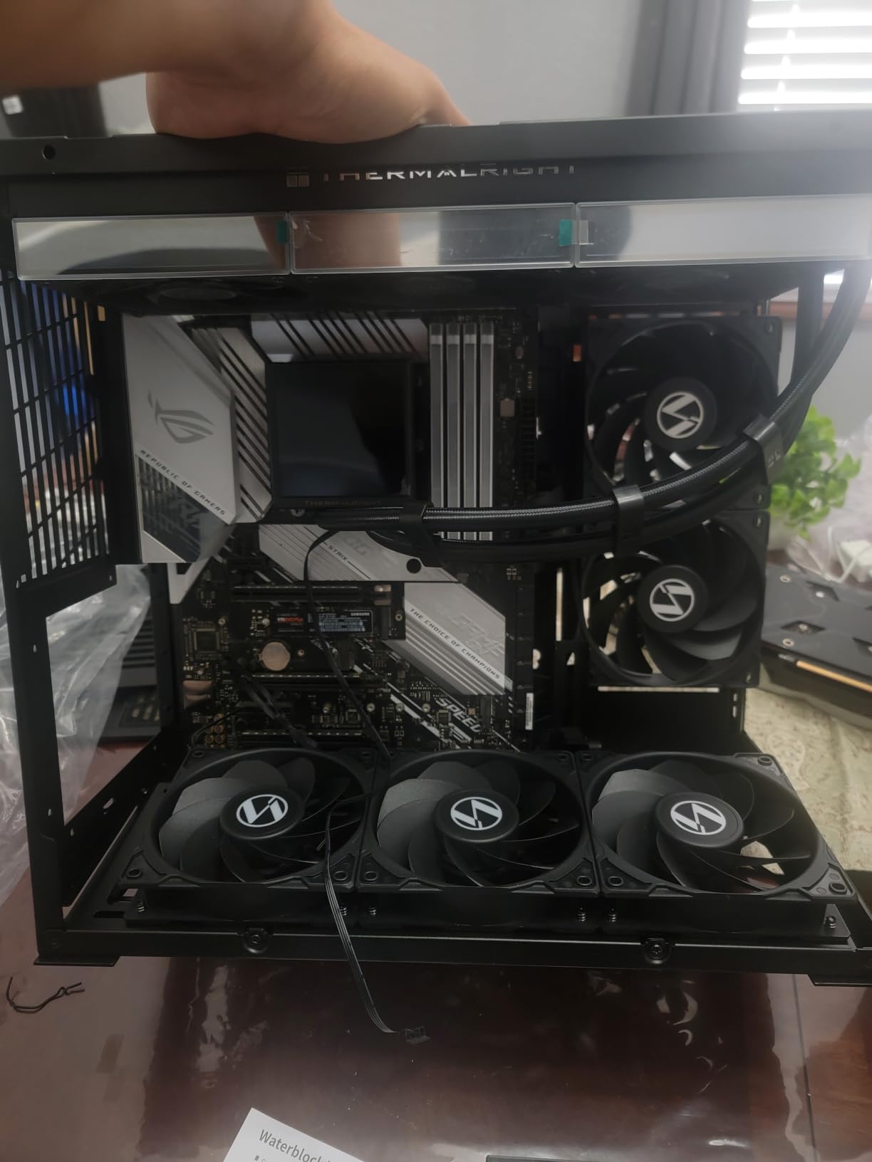 Lian Li O11D Mini V2 Flow ATX PC Case with 5 Non-RGB Reverse Fans, Black customer photo 1