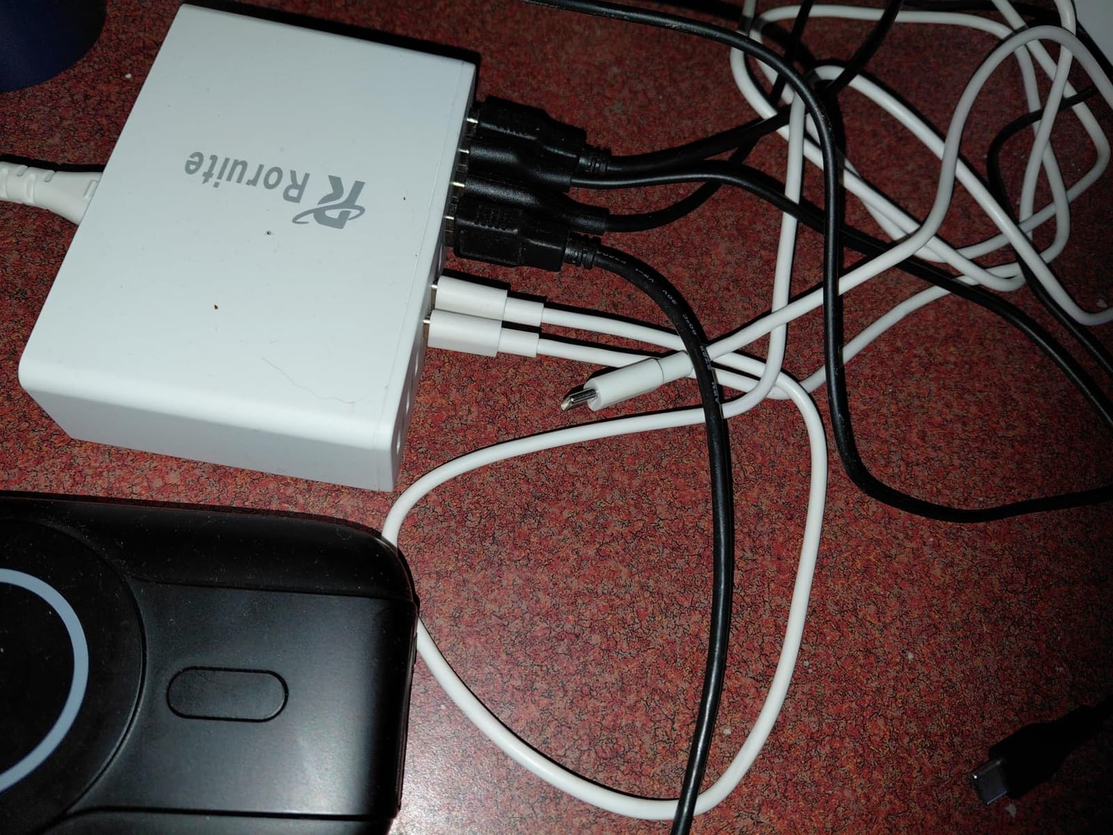 USB C Charging Station 10 Port with 4 Cables,245W GaN Charger Block customer photo 1