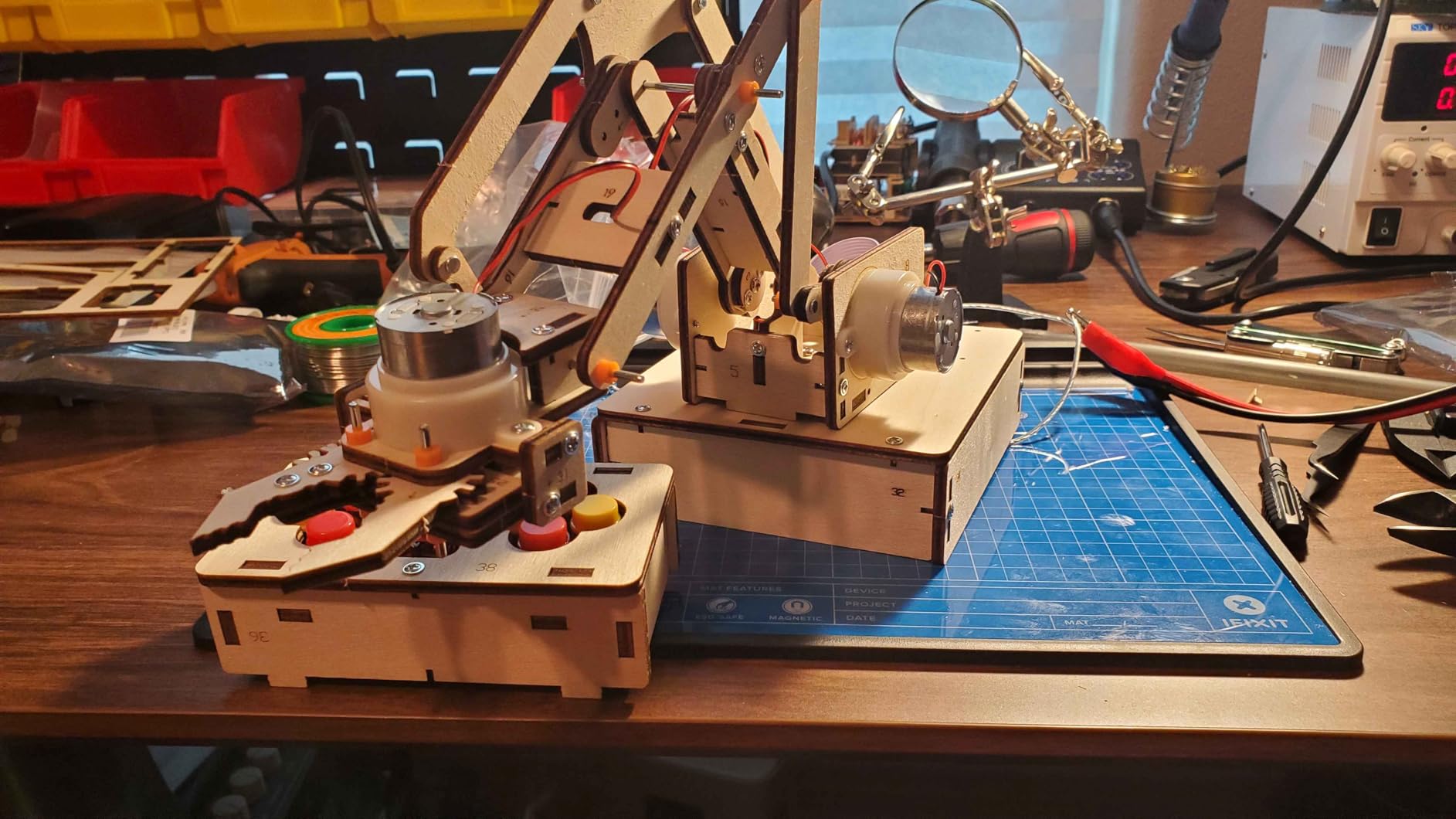 Robot Arm Kits Robotics for Kids Ages 8-12-14-16 Teens Adults STEM Toys Building Engineering Cool Stuff Gadgets Birthday Gifts 9 10 11 13 14 15+ Year Old Boys Grils DIY Science Project Mechanical Hand customer photo 1