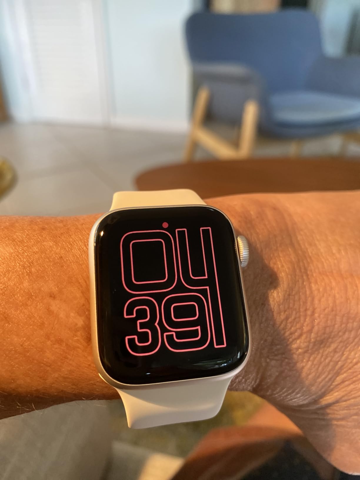 Apple Watch SE 3 [GPS 40mm] Smartwatch with Starlight Aluminum Case with Starlight Sport Band - S/M. Fitness and Sleep Trackers, Heart Rate Monitor, Always-On Display, Water Resistant customer photo 1