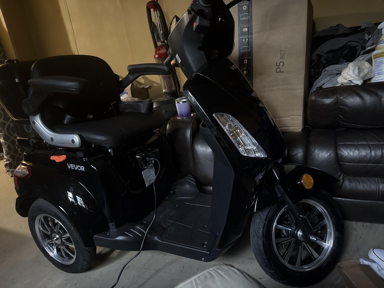 VEVOR 4-Wheel Enclosed Mobility Scooter for Seniors Adults, 660lbs Capacity, 3-Seater 2000W Electric Recreational Mobility Scooter 45 Miles Long Range, Remote Unlock, All-Terrain for Touring Shopping customer photo 1