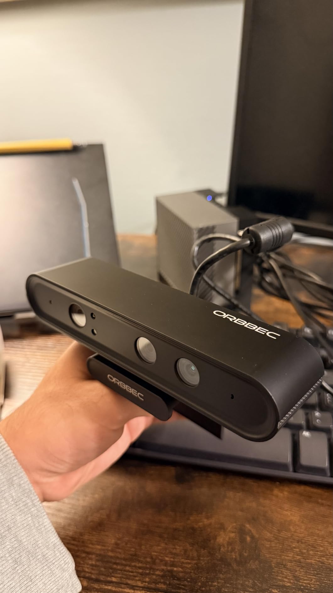 Astra Pro 3D Depth Camera Indoor ±3mm Accuracy, 8m Max Range, Multi-Camera Sync, ROS1/2 Robot Part for Robotics Research, AI Vision, SLAM, 3D Scanning customer photo 2