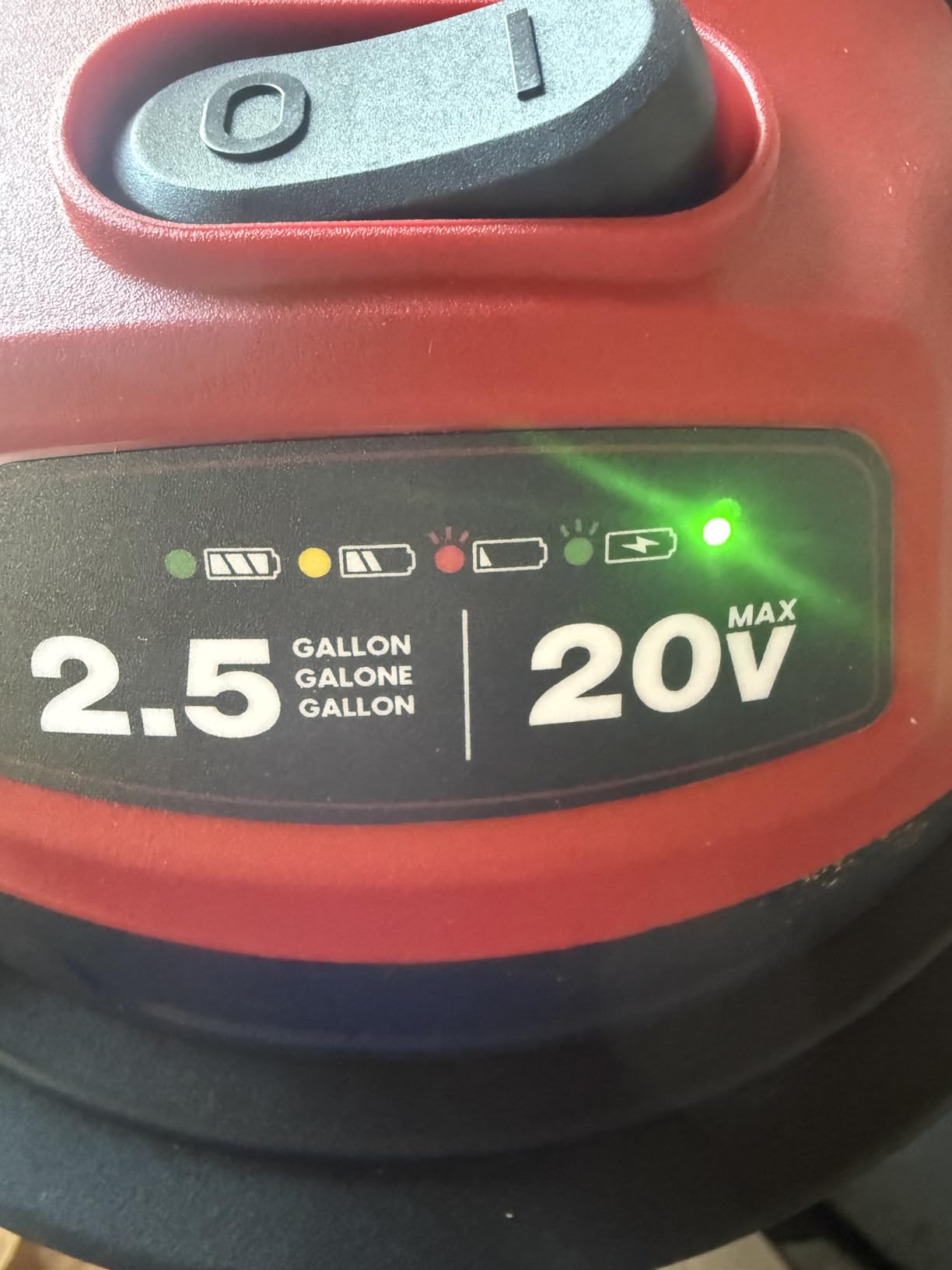 Vacmaster DVOM202P 1101 2.5-Gal 20V Cordless Portable Wet/Dry Vac Red customer photo 2