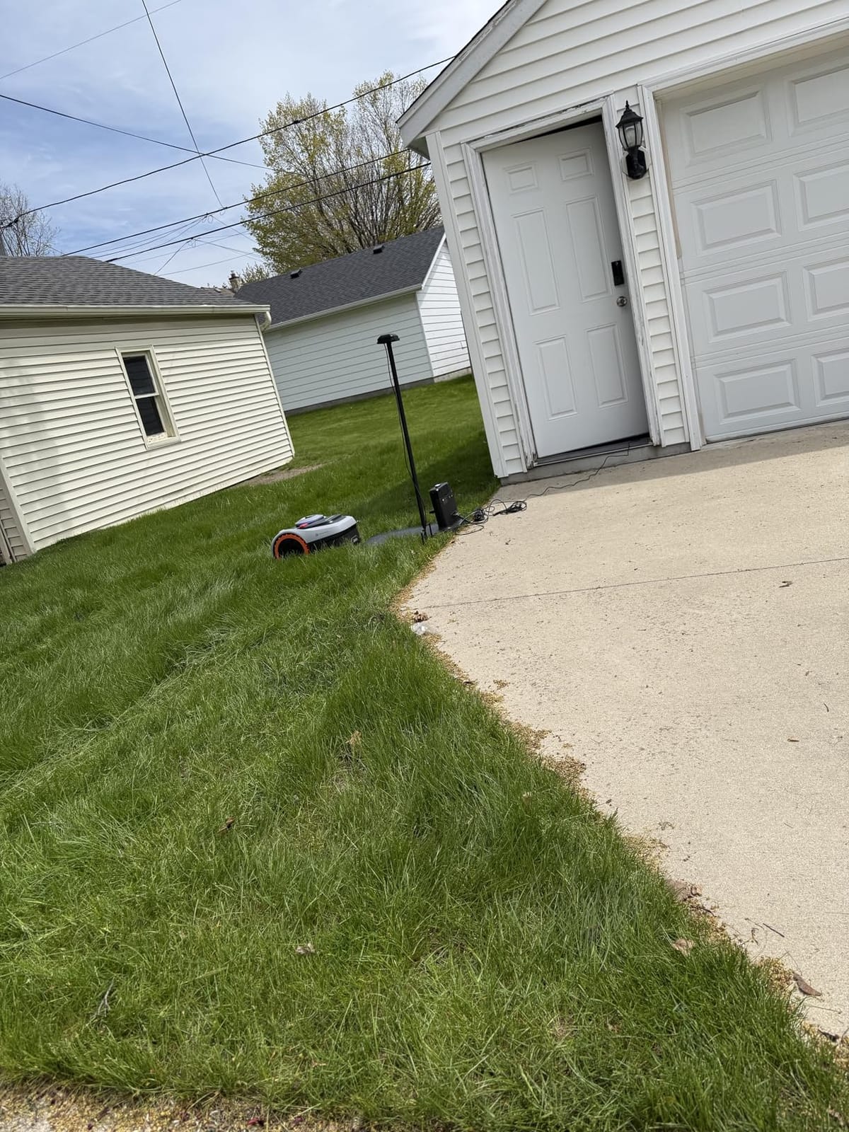 Segway Navimow i206 AWD Robot Lawn Mower, New i105N, 0.15 Acre, 45% Slopes | Perimeter Wire-Free Setup, NRTK-Vision Auto Mapping, Zero-Turn Steering, 2–3.6-Inch Cutting Height, 20-Zone App Control customer photo 1