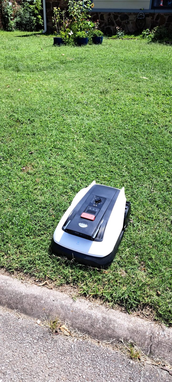 ECOVACS Goat O1000 RTK Care Robot Lawn Mower, RTK Navigation, 1/4 Acre customer photo 1