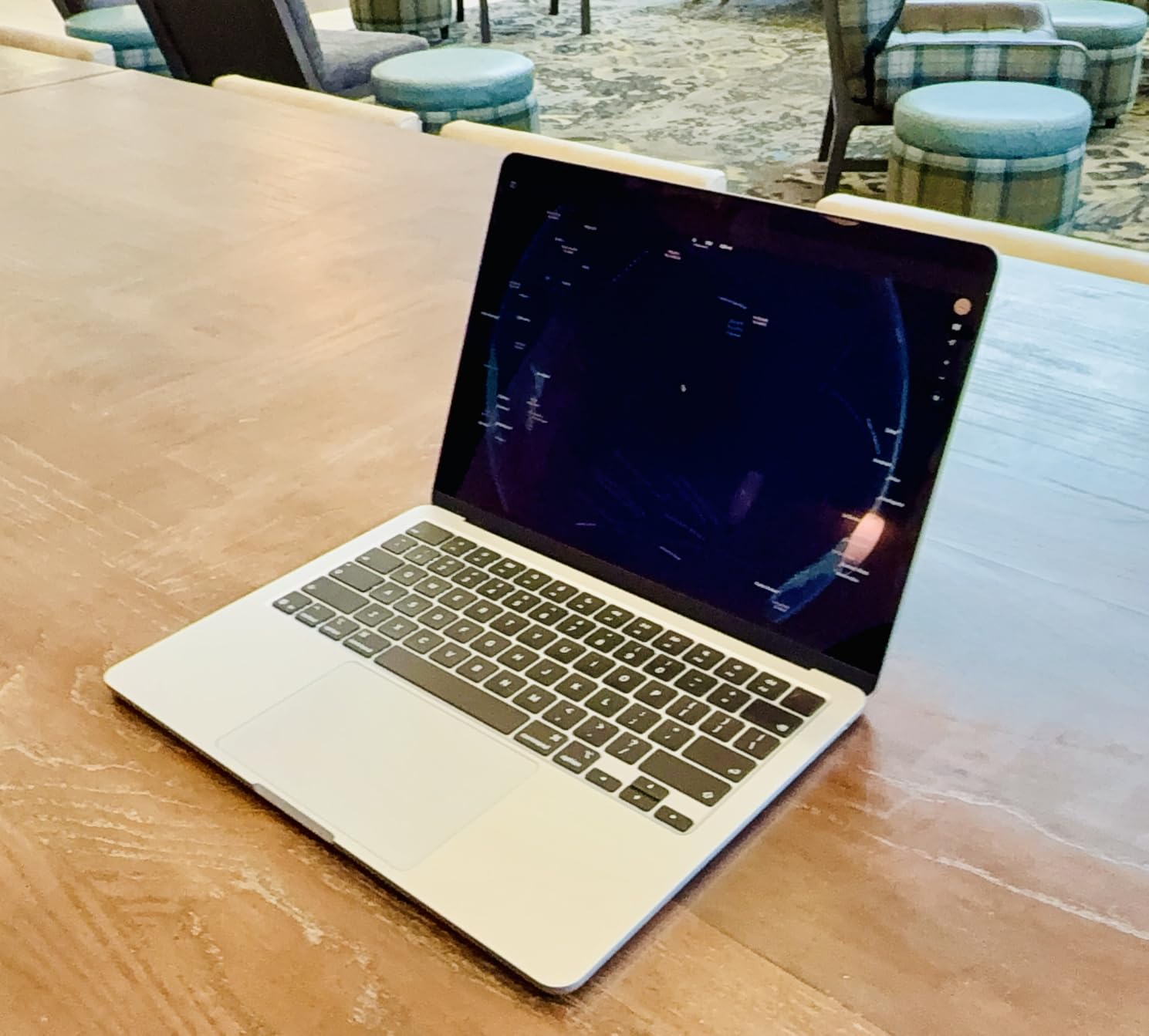 Apple 2026 MacBook Air 13-inch Laptop with M5 chip: Built for AI, 13.6-inch Liquid Retina Display, 16GB Unified Memory, 512GB SSD, 12MP Center Stage Camera, Touch ID, Wi-Fi 7; Midnight customer photo 2