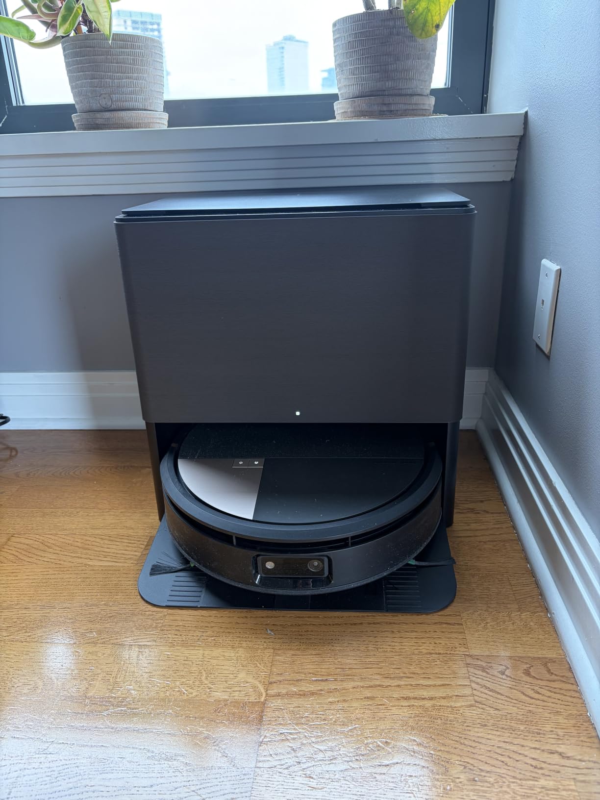 iRobot Roomba 705X Robot Vacuum & Mop Combo, 175x More Suction, Extending Self-Cleaning Roller Mop, Multifunction Dock, 75 Day Self-Emptying, Hot Wash/Dry, AI Obstacle Avoidance, Ideal for Pet Hair customer photo 1