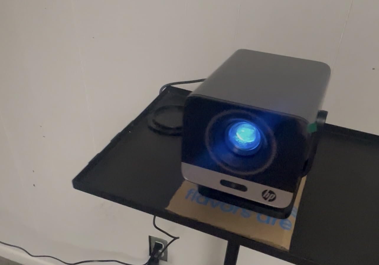 HP Projector Built-in Apps, USB-C Power Bank Compatible for Outdoor MC400 customer photo 1