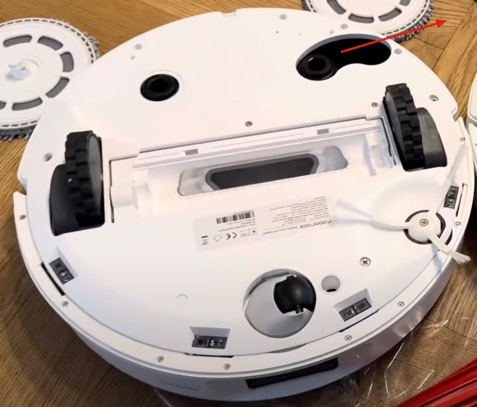 roborock 2026 New Qrevo 2 Pro Robot Vacuum and Mop, 20,000Pa Suction, FlexiArm Edge Mopping, Zero-Tangle, High-Temperature Mop Self-Cleaning, Smart Obstacle Avoidance, Auto Mop Removal, Black customer photo 2