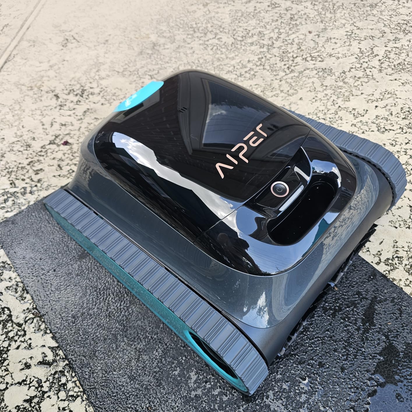 (2026 Upgrade) Aiper Scuba S1 Robotic Pool Cleaner, 270 Min Runtime, Floor/Wall/Waterline/Shallow Area Cleaning, Ultra-fine Filter, Smarter Navigation, High-Precision Sensors, App Support-Black customer photo 2