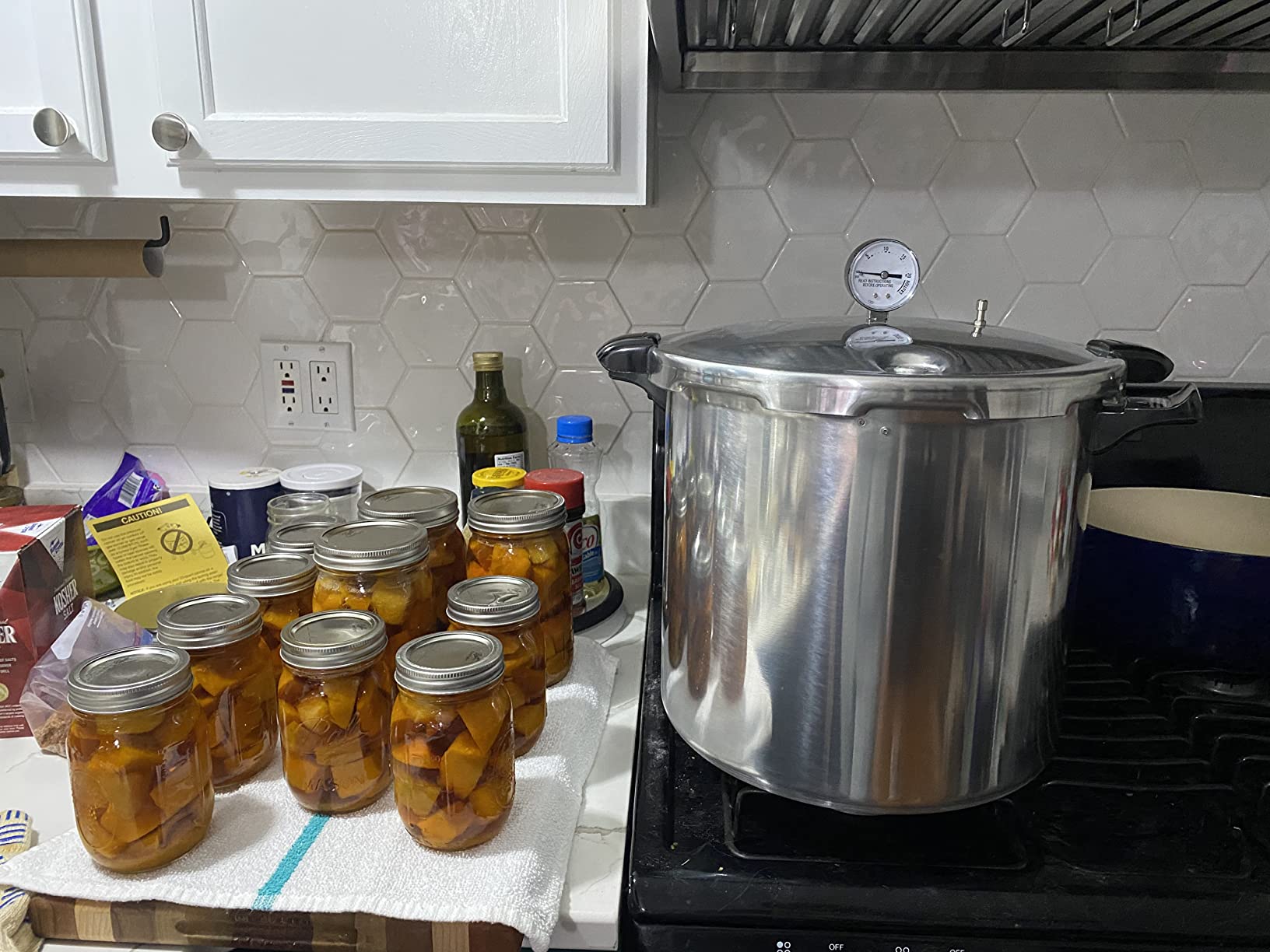 Presto 01781 23-Quart Pressure Canner and Cooker customer photo 1